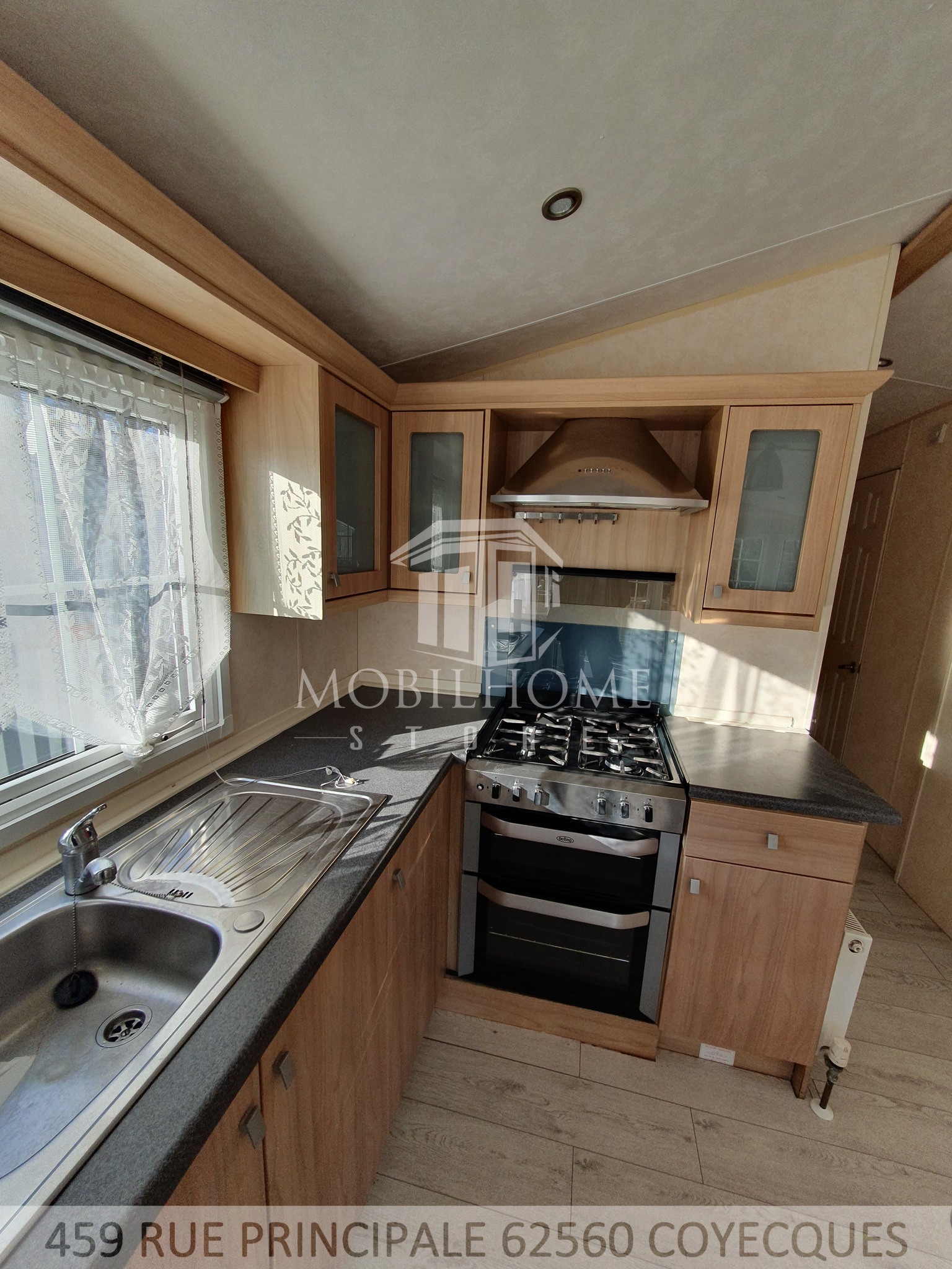 Deuxième photos de la cuisine du mobil-home BK BLUEBIRD SHERATON
