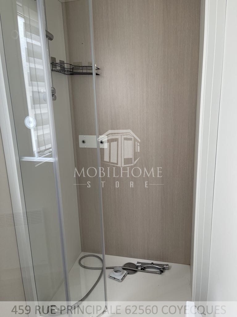 Photo de la douche du mobil-home TRIGANO EXPRESSION