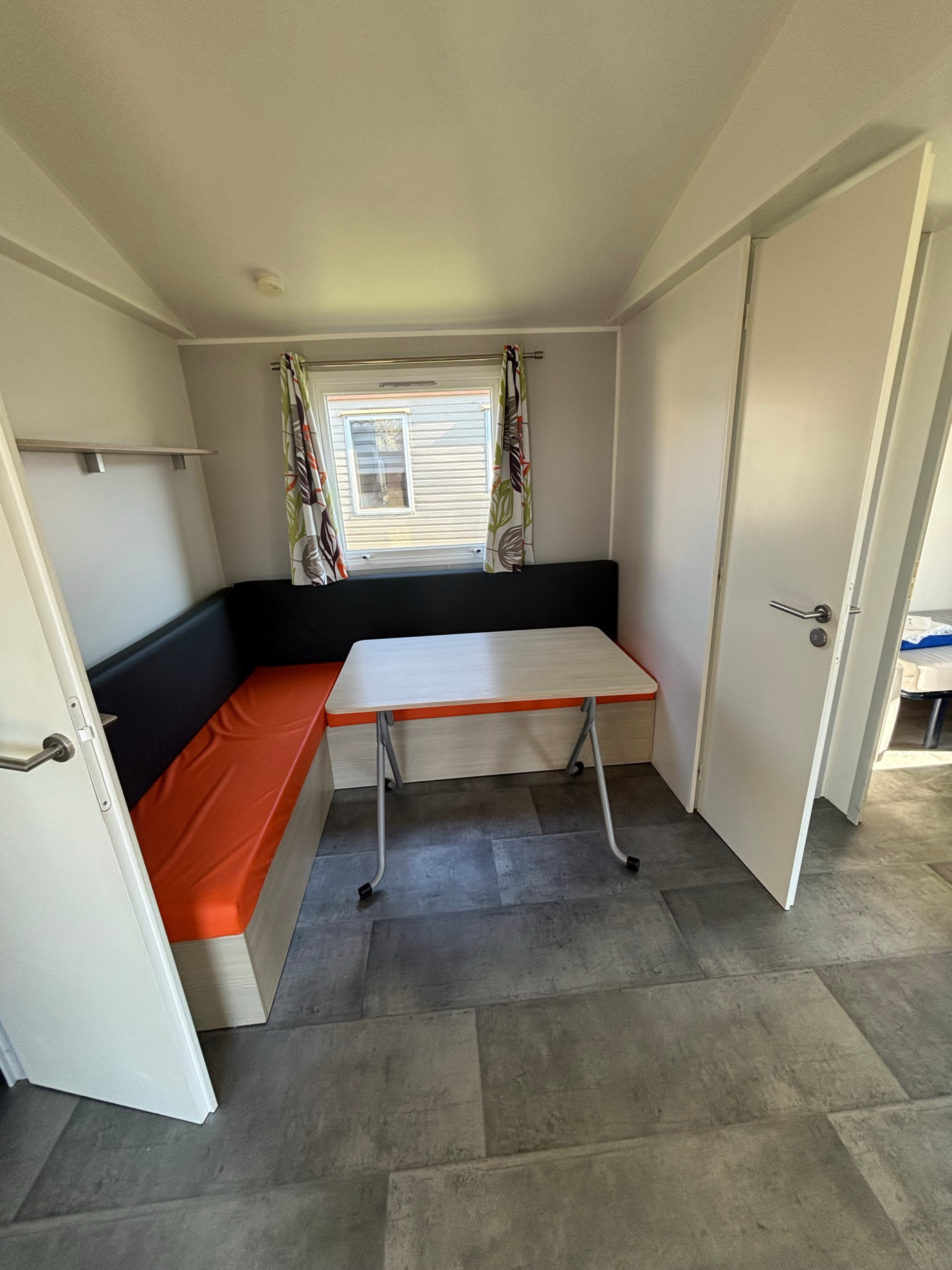 Photo du séjour du mobil-home Cygne