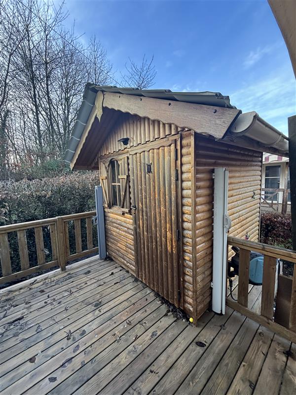 Cabanon du mobil-home ABY sur emplacement au camping de La Tentation