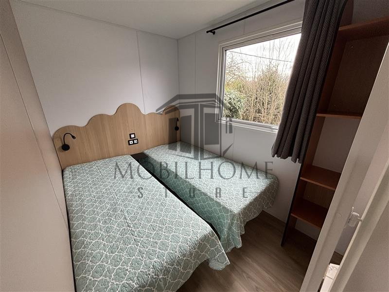 Chambre avec deux lits simples du mobil-home LOUISIANE GRAND LARGE 2