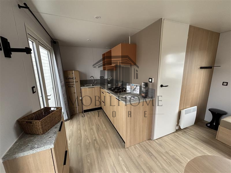 Cuisine équipée du mobil-home LOUISIANE GRAND LARGE 2