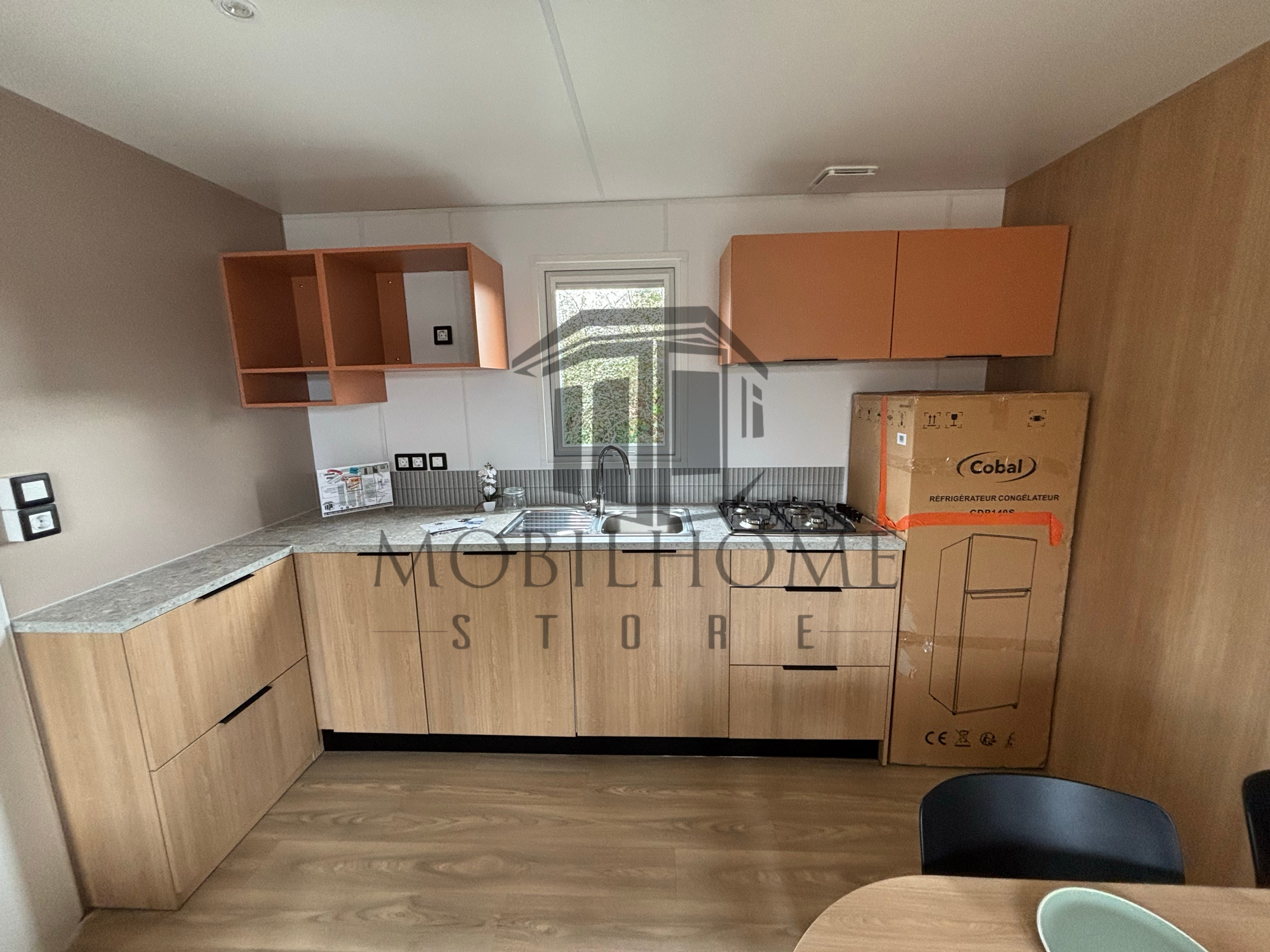 Cuisine équipée du mobil-home LOUISIANE IROISE