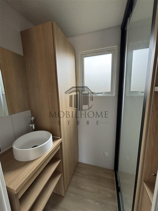 Salle d'eau dans la chambre parentale du mobil-home LOUISIANE IROISE