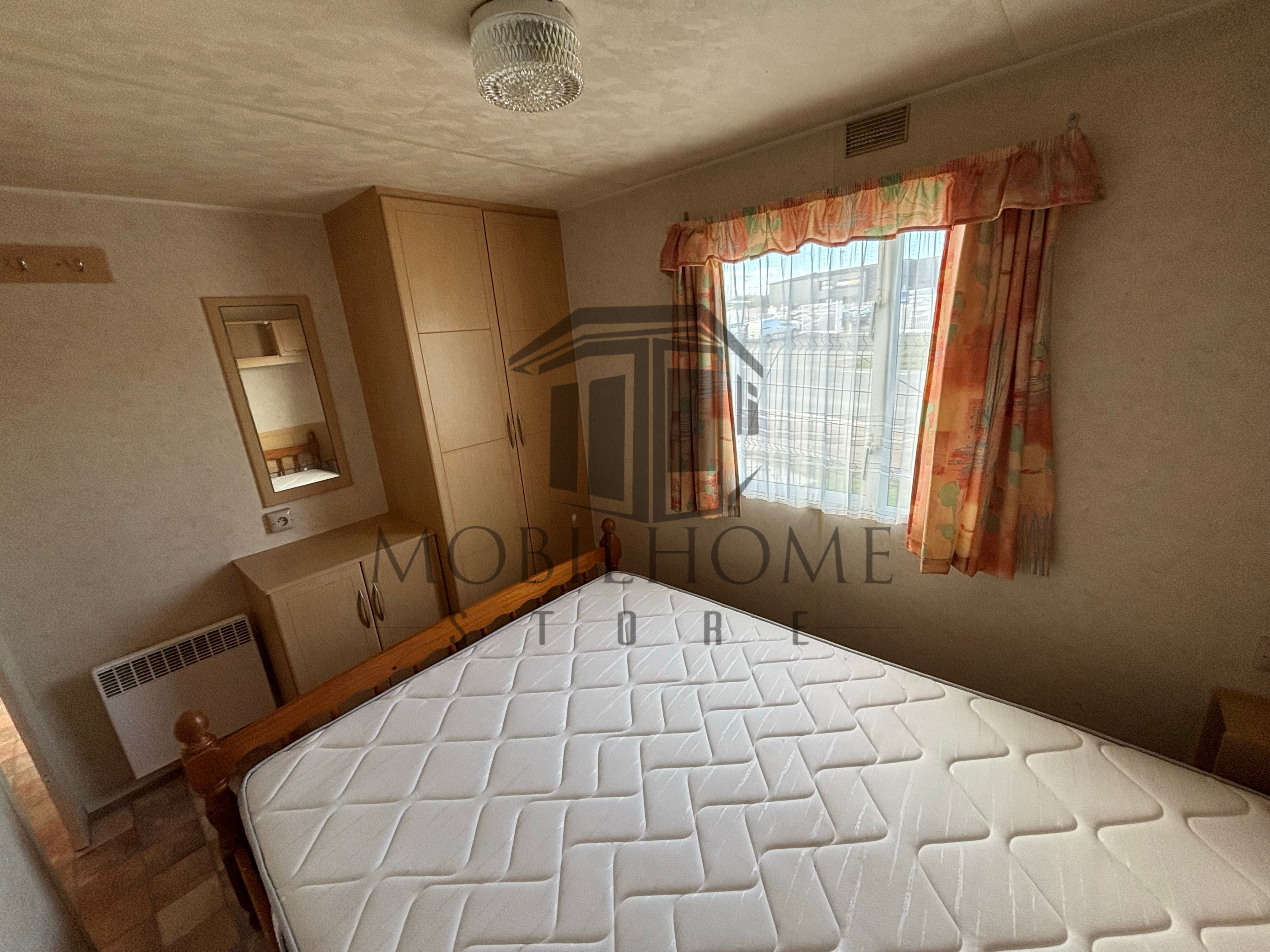 Vue de la chambre parentale du mobil-home Atlas Mirage