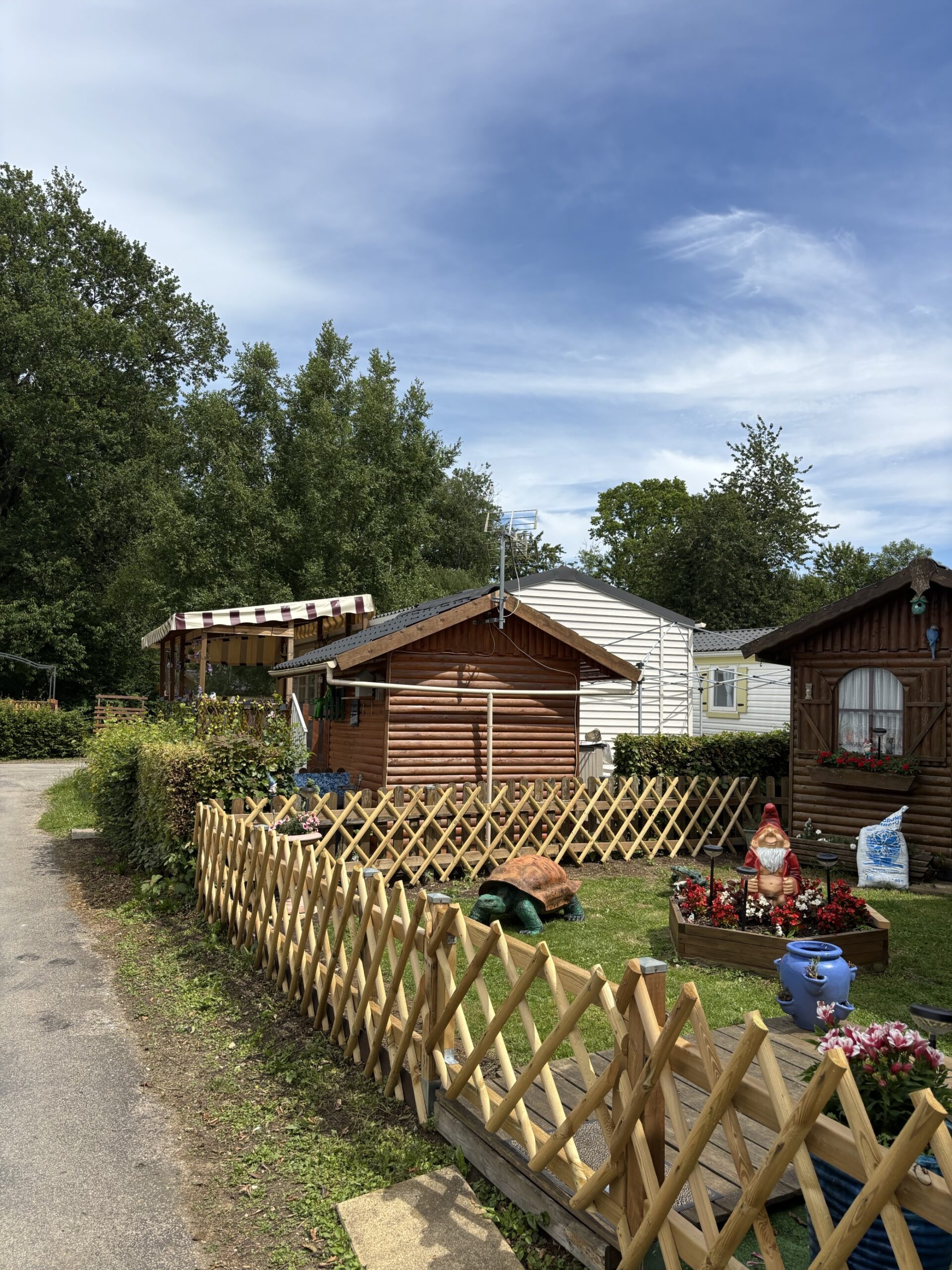 Allée dans le camping de La Tentation