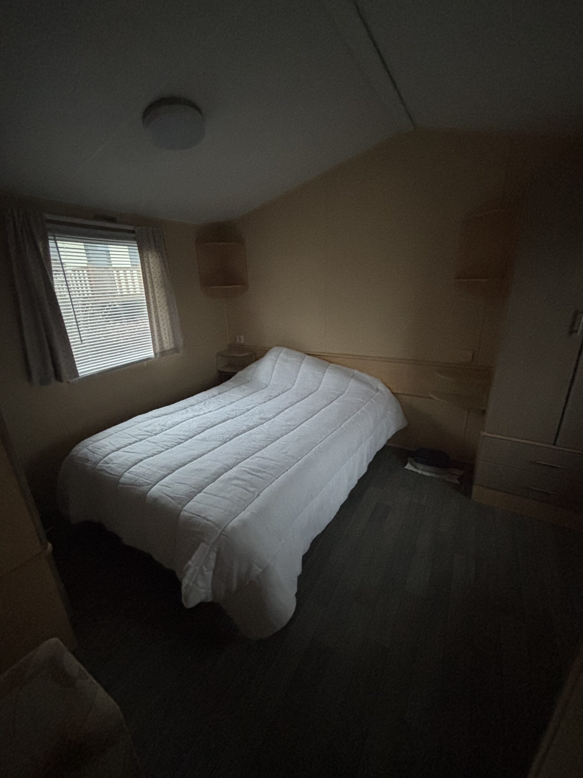 Chambre parentale du mobil-home BK AZUR