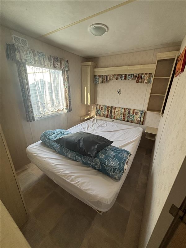 Chambre parentale du mobil-home BERNACHE