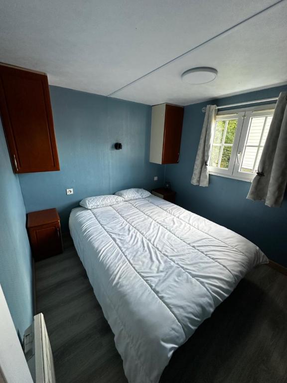 Chambre parentale du mobil-home Brocolis
