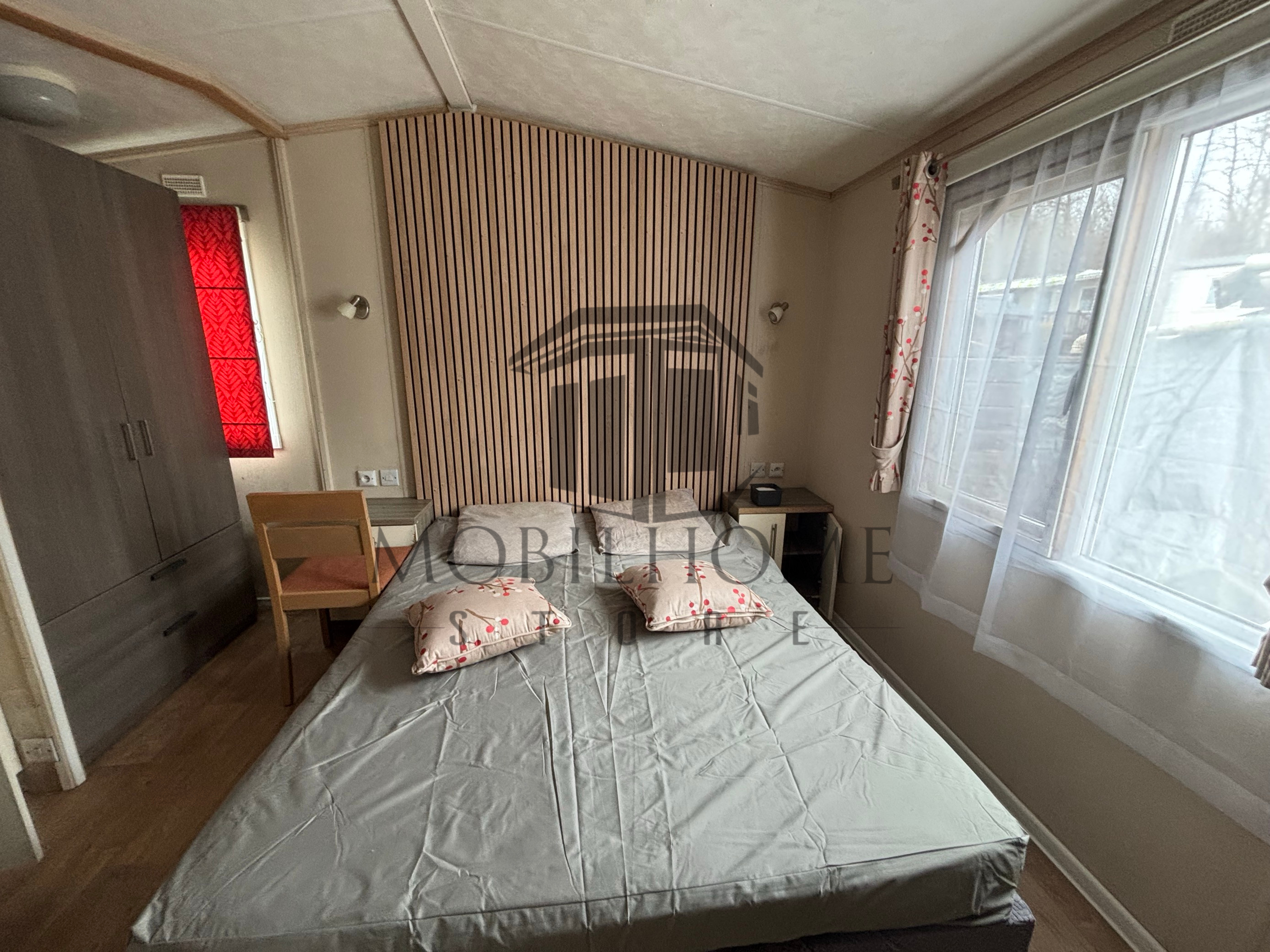 Chambre parentale du mobil-home P173