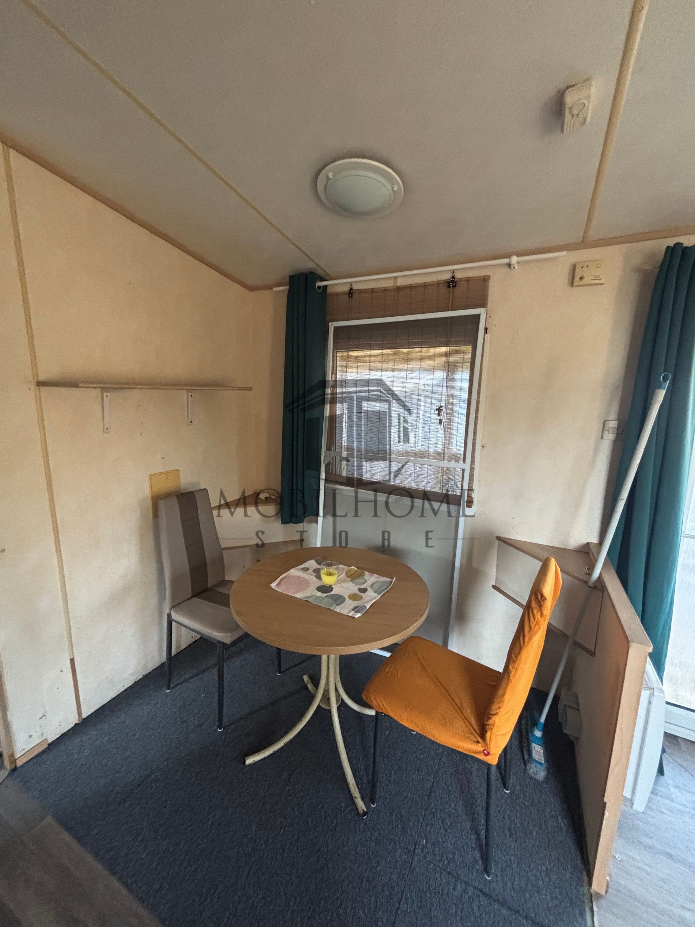 Coin repas du mobil-home P4