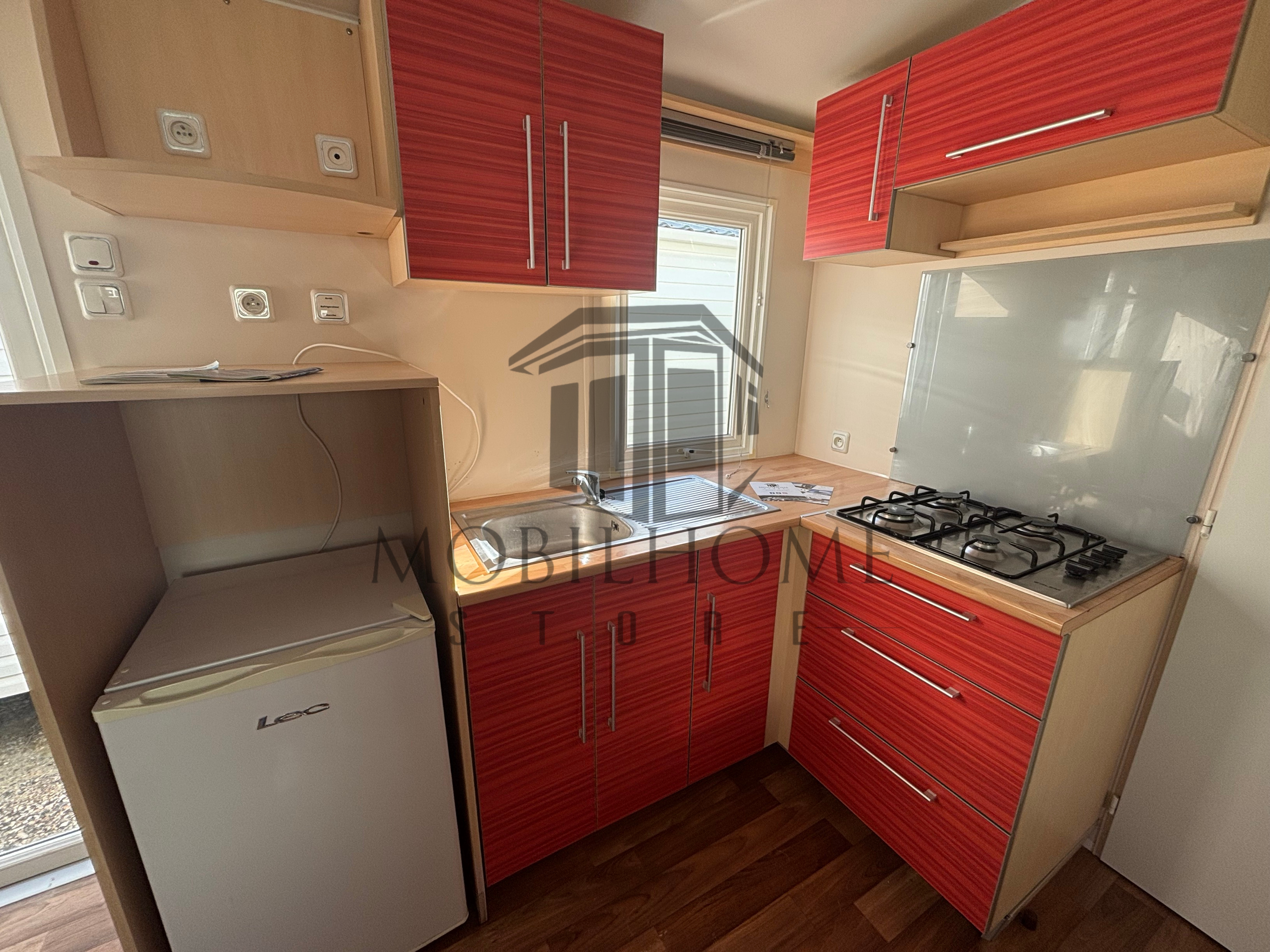 Cuisine équipée du mobil-home IRM SUPER TITANIA 3 CH