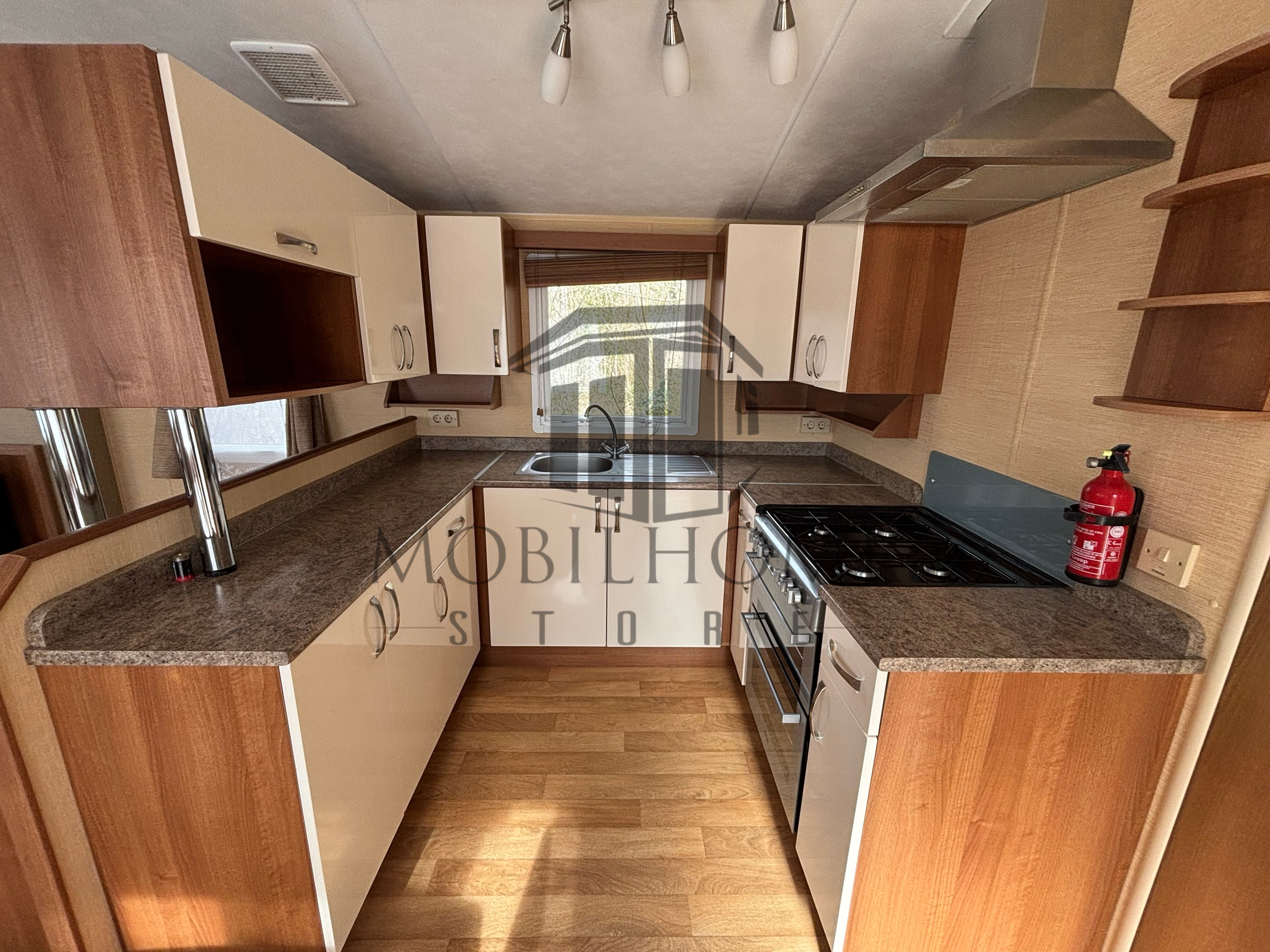 Cuisine équipée du mobil-home P163