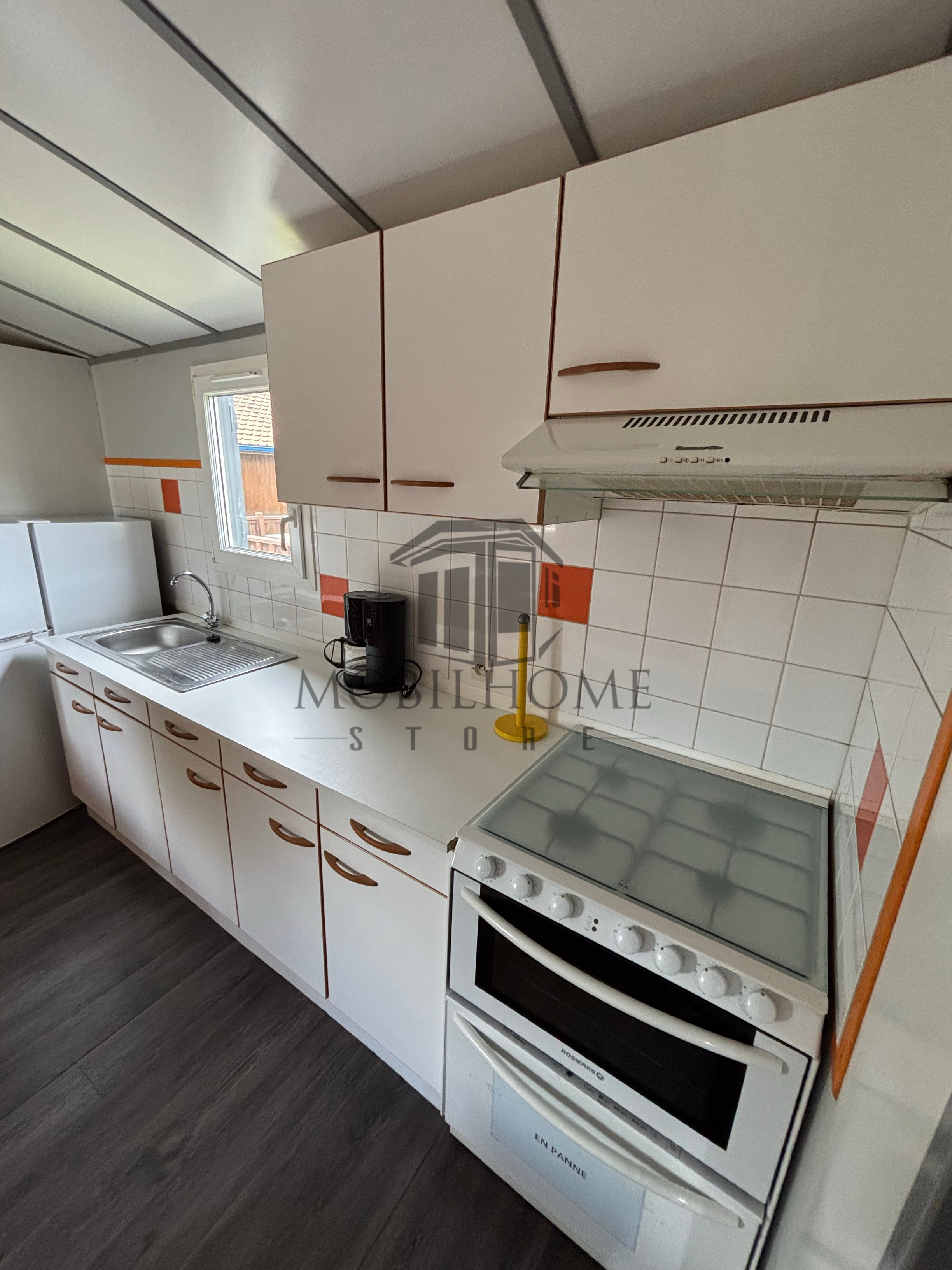 Cuisine équipée du mobil-home P26B