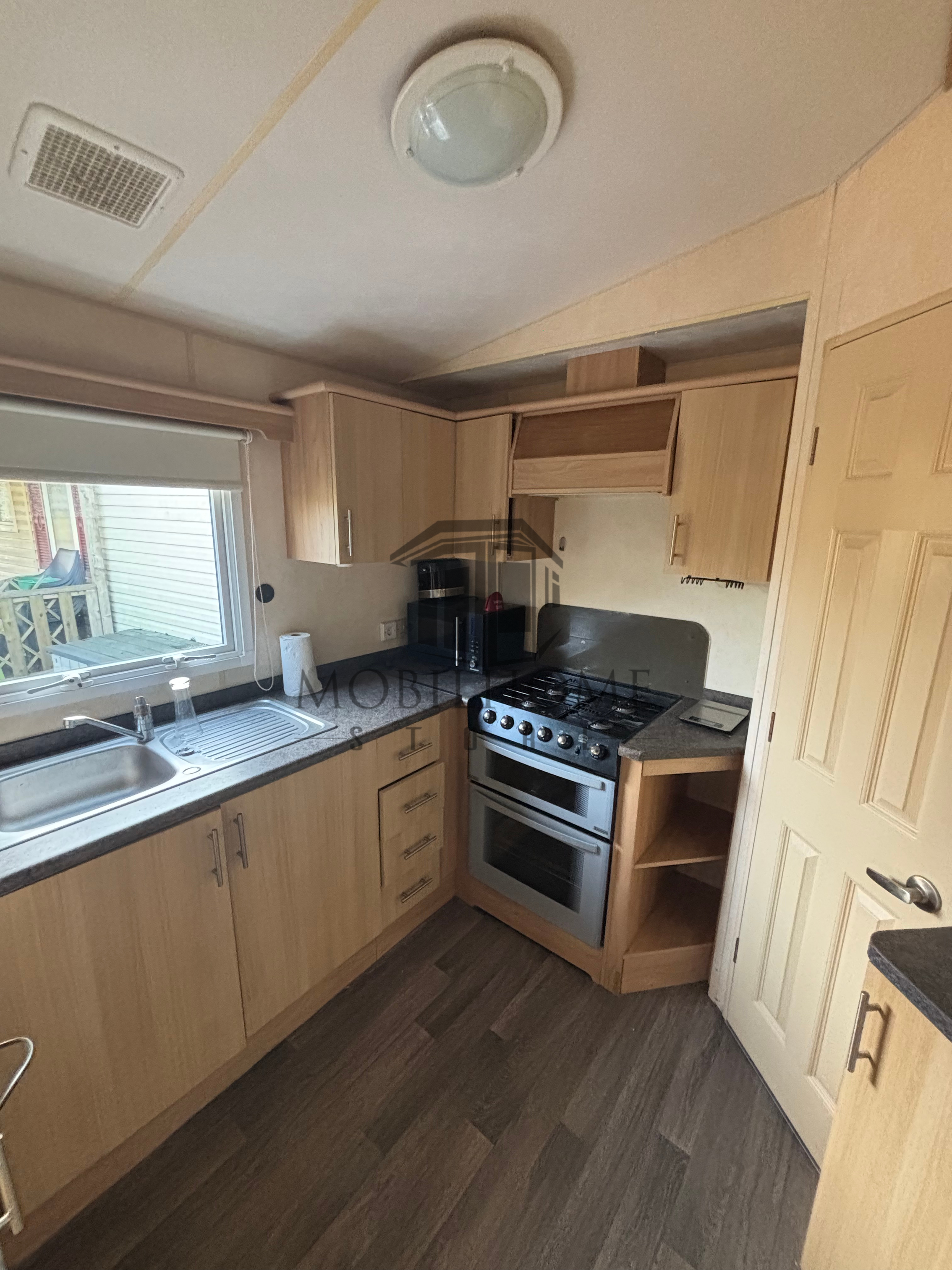 Cuisine équipée du mobil-home P4