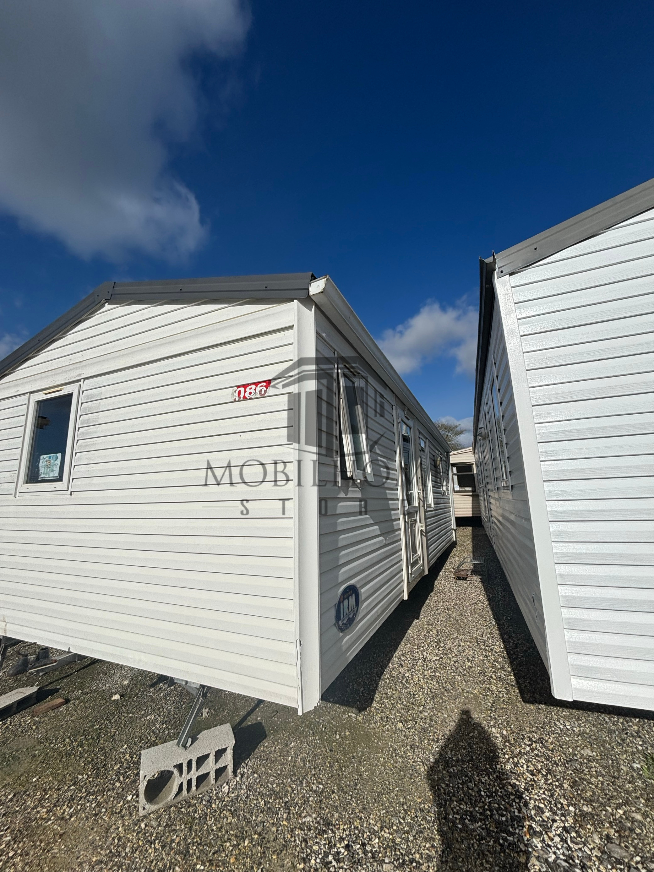 Devanture du mobil-home IRM SUPER TITANIA 2 CH