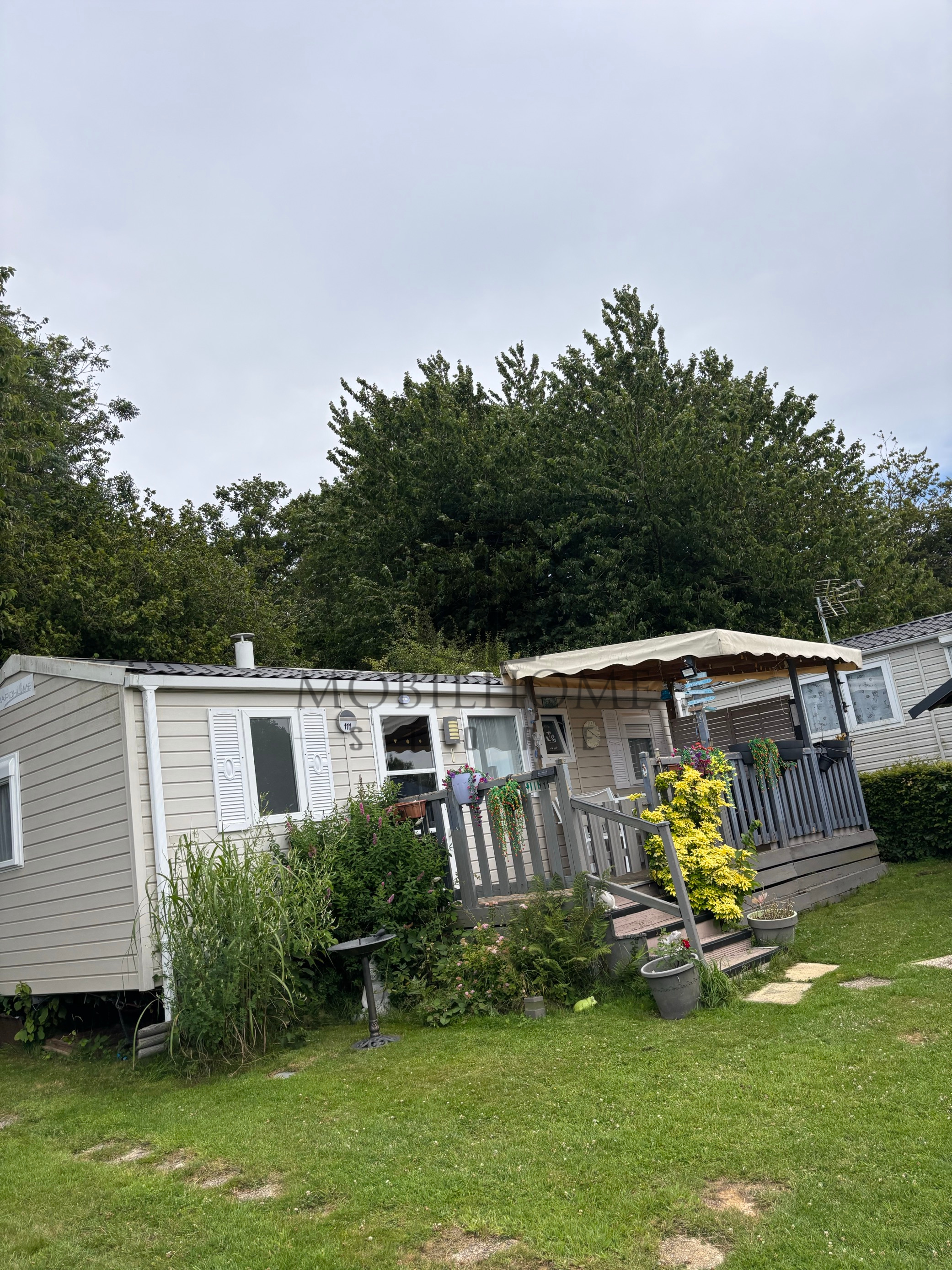 Devanture du mobil-home P111