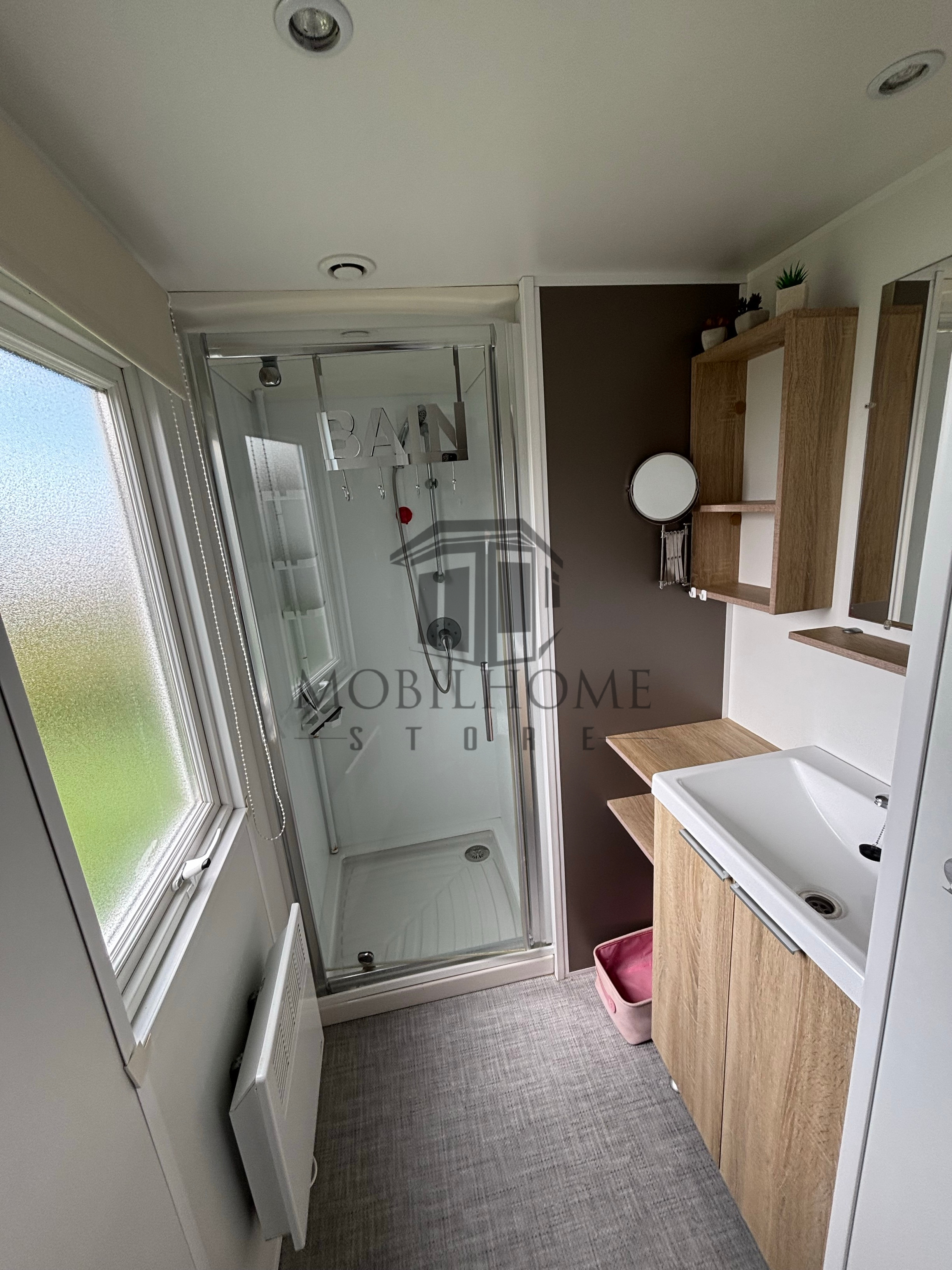 Salle d'eau du mobil-home P111