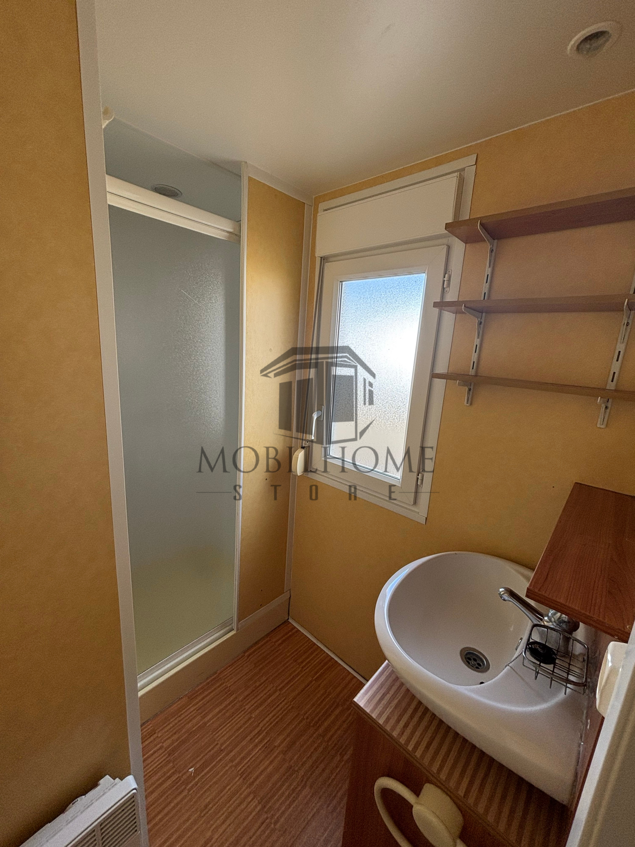 Salle d'eau du mobil-home SUN ROLLER