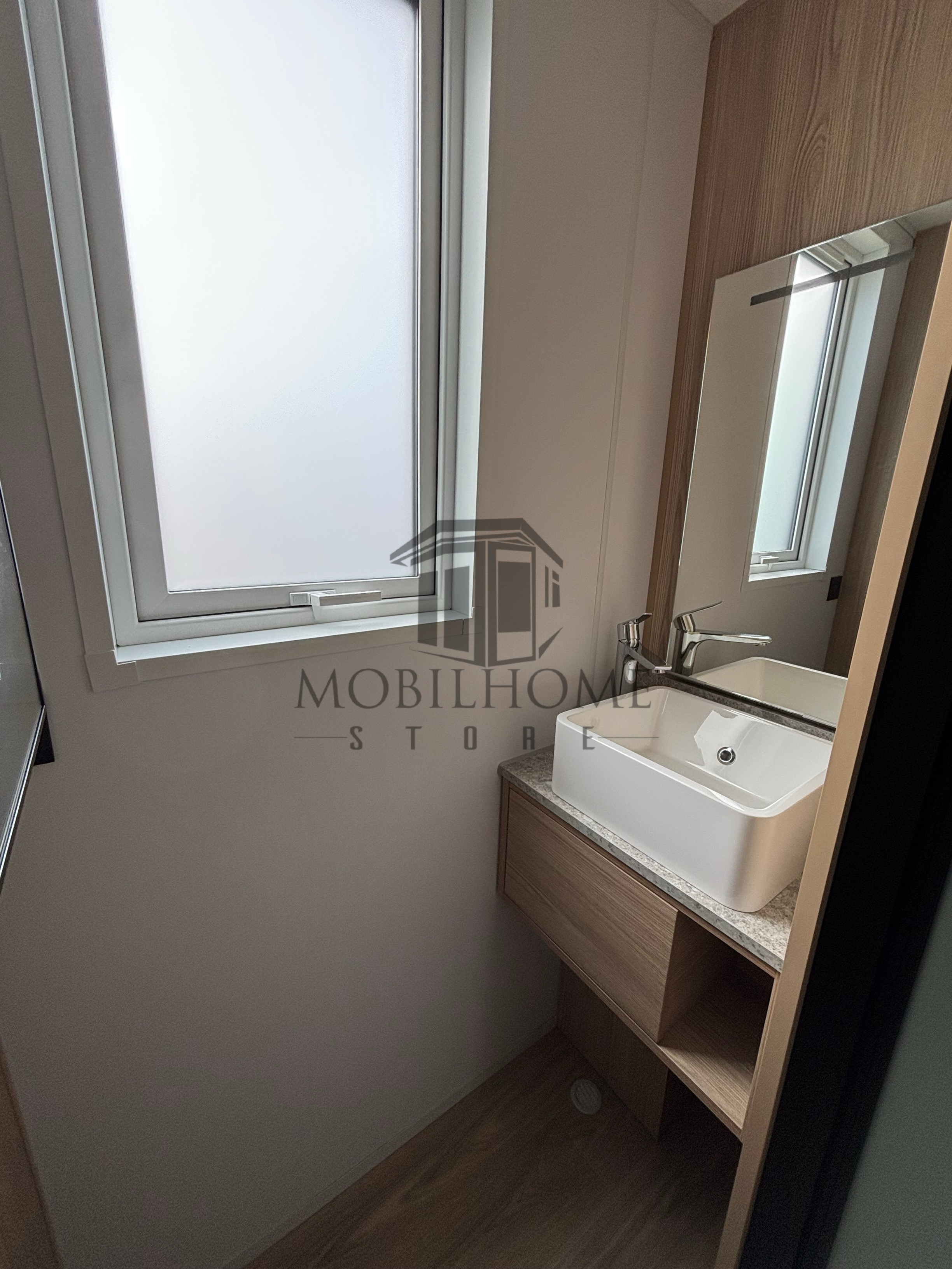 Deuxième salle d'eau du mobil-home LOUISIANE TAOS F6