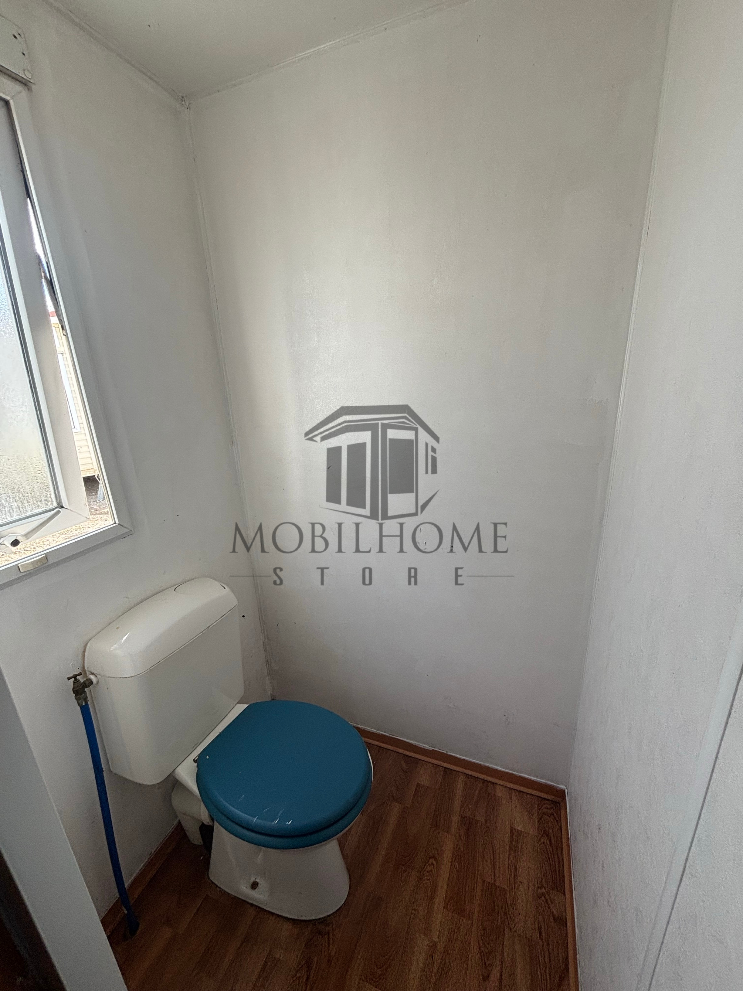 Toilette du mobil-home IRM SUPER TITANIA 2 CH