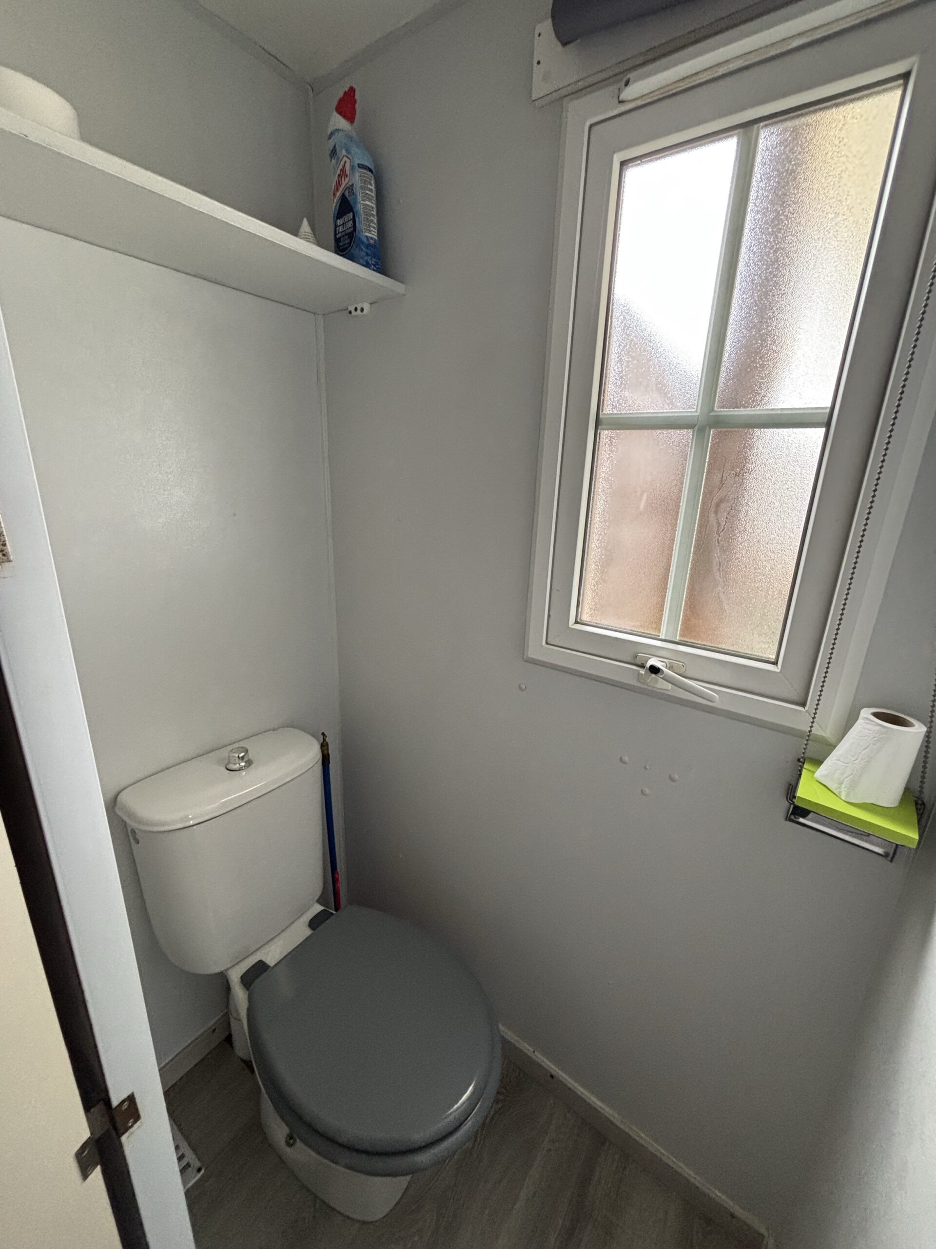 Toilette du mobil-home Brocolis P112
