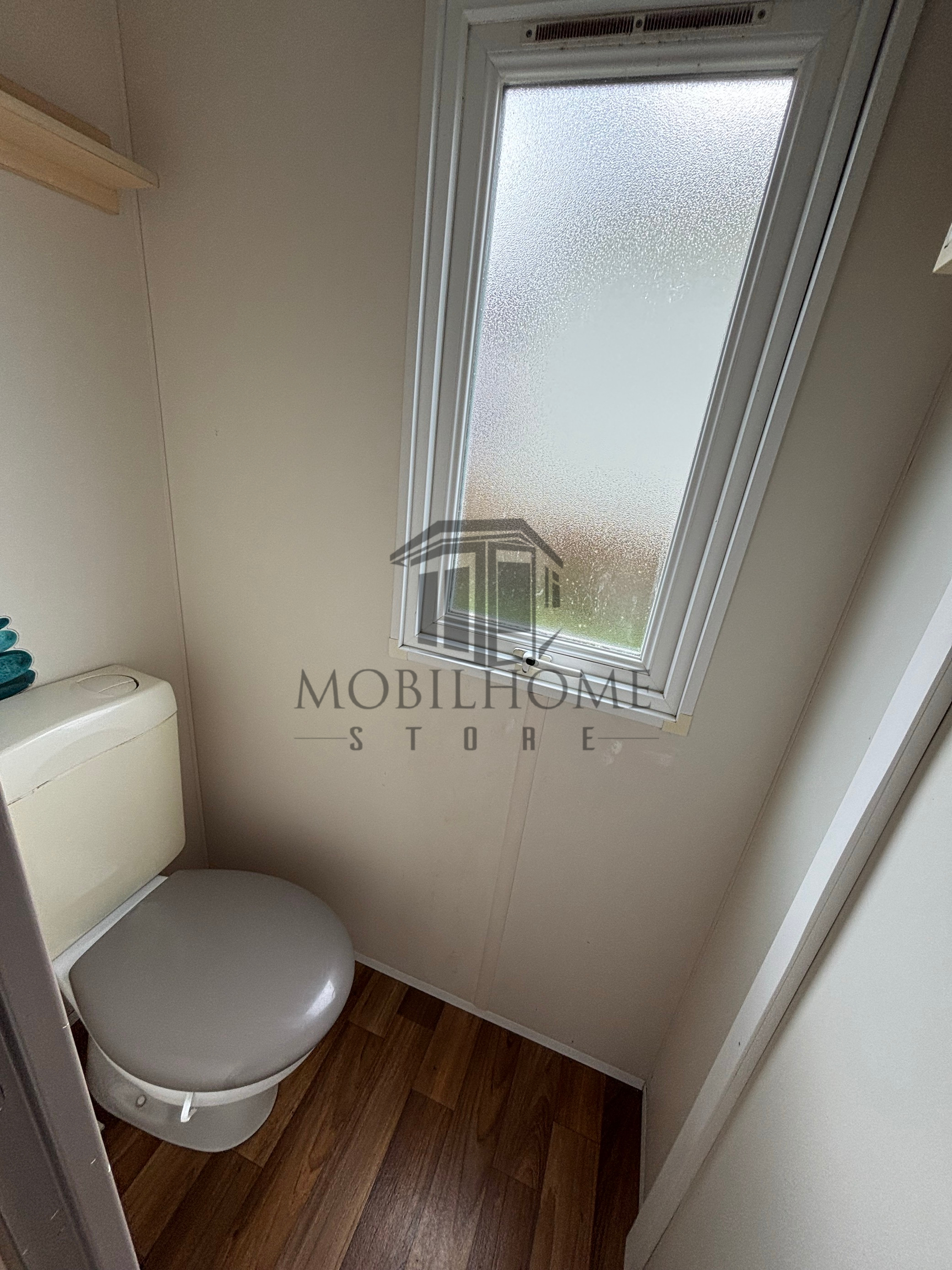 Toilette du mobil-home P146