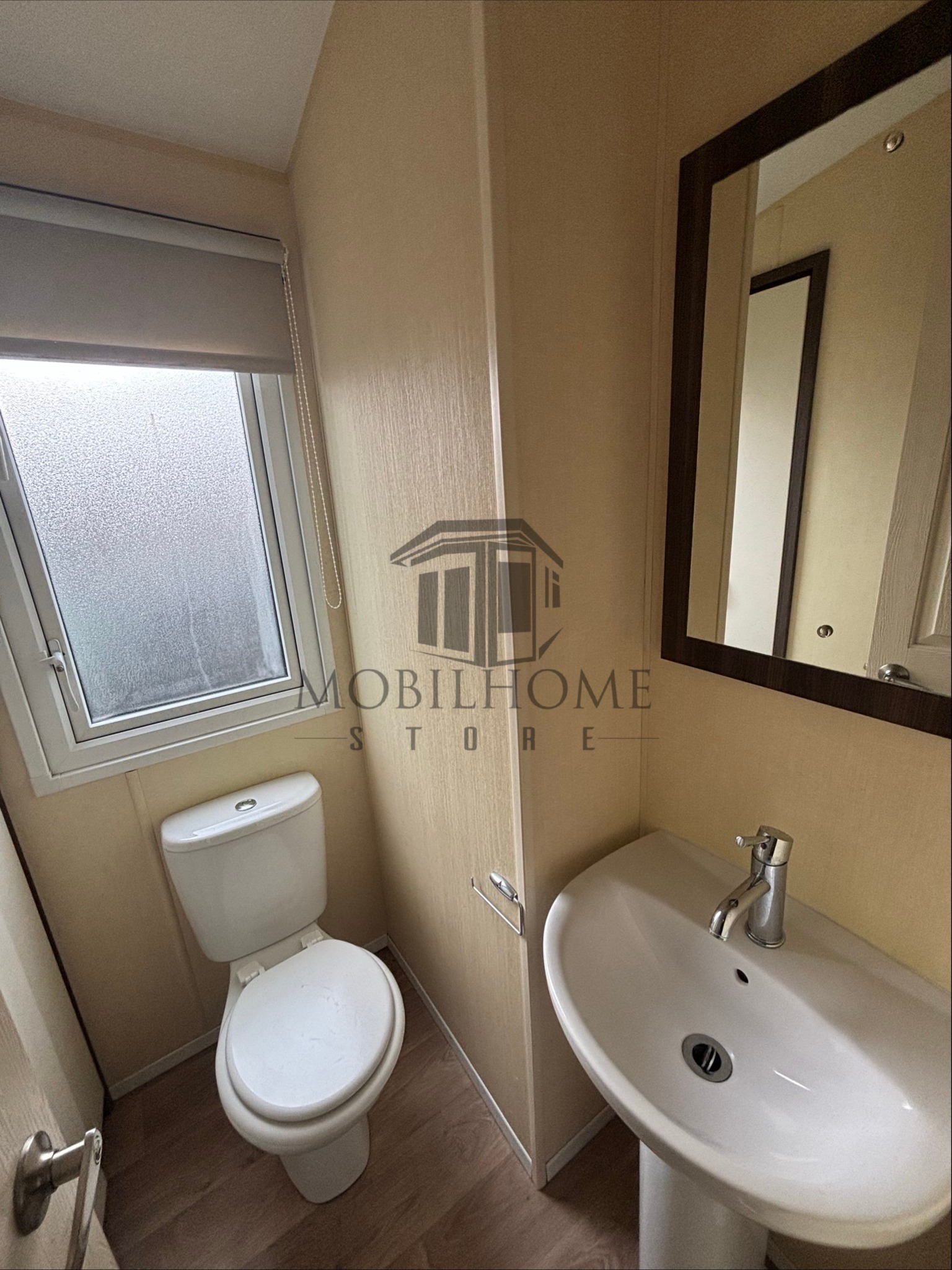 Deuxième toilette du mobil-home REGAL VILLA