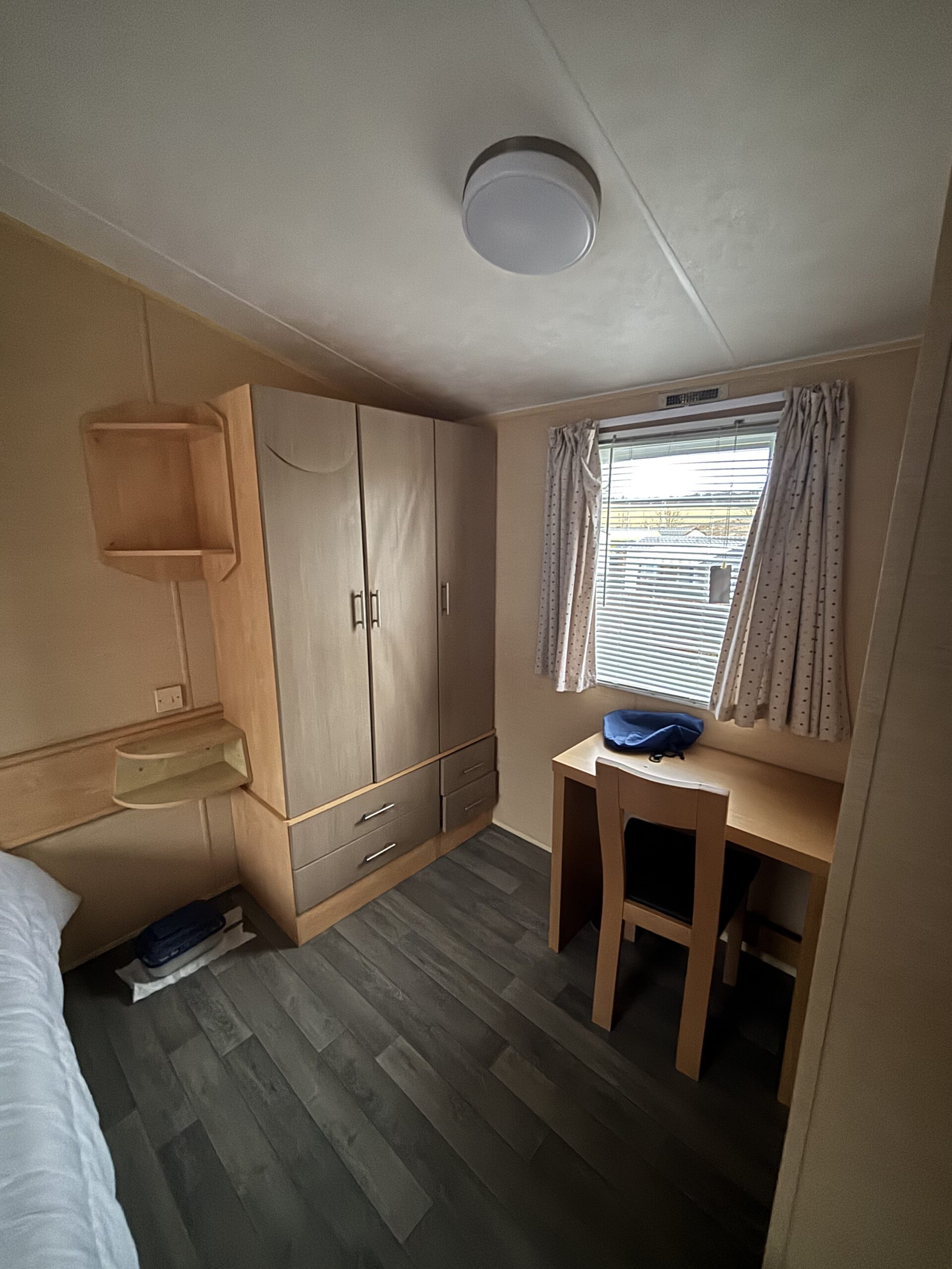 Vue de la chambre parentale du mobil-home BK AZUR