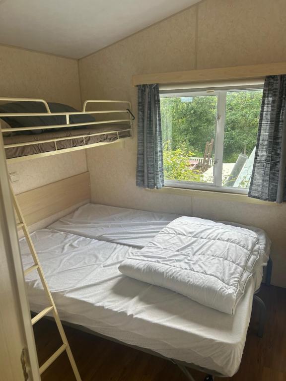 Chambre du mobil-home LE DERRICK