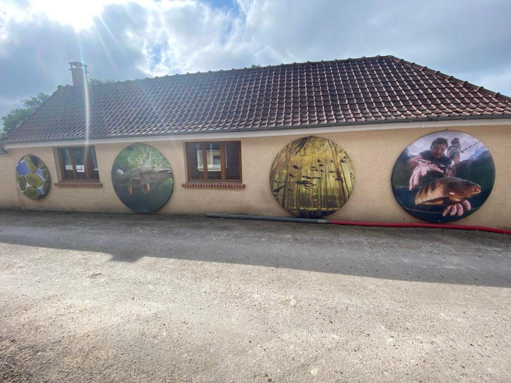 Devanture du GÎTE DES AVENTURIERS