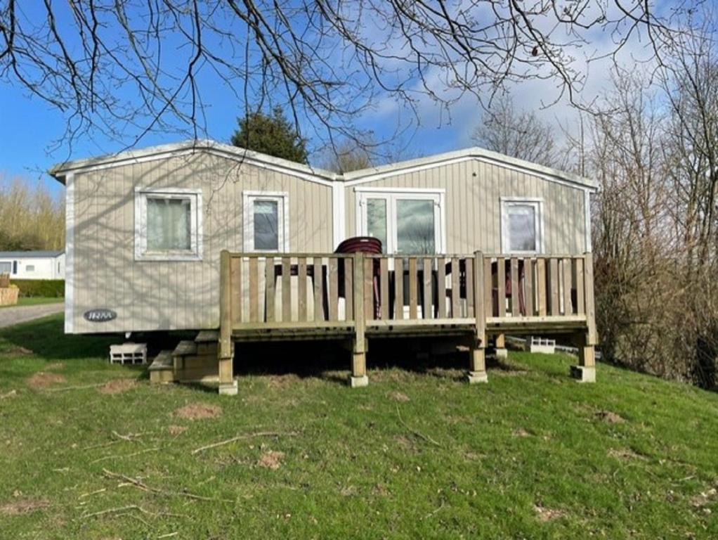 Devanture du mobil-home de L'ICARIUSS