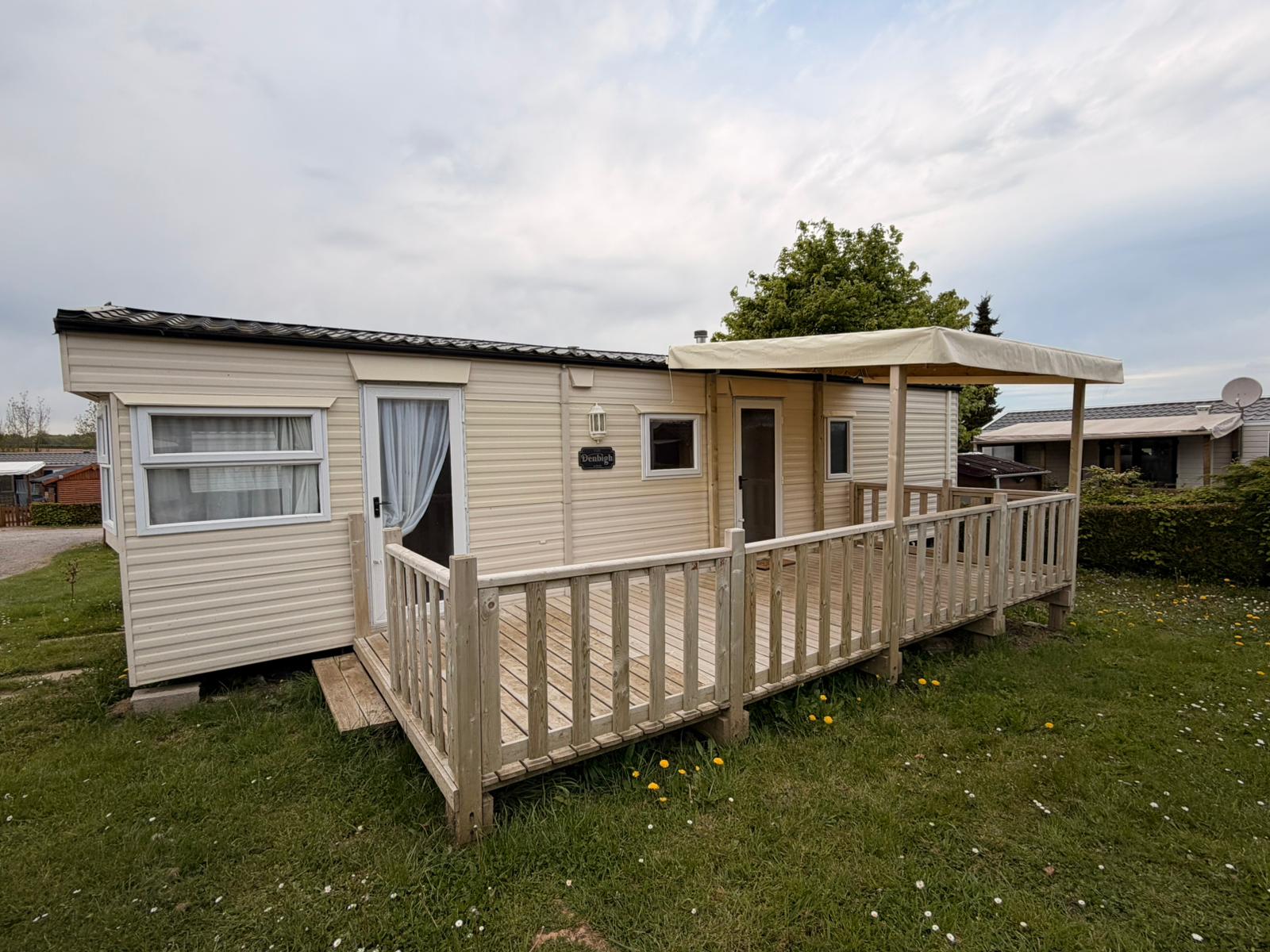 Devanture du mobil-home parcelle 117