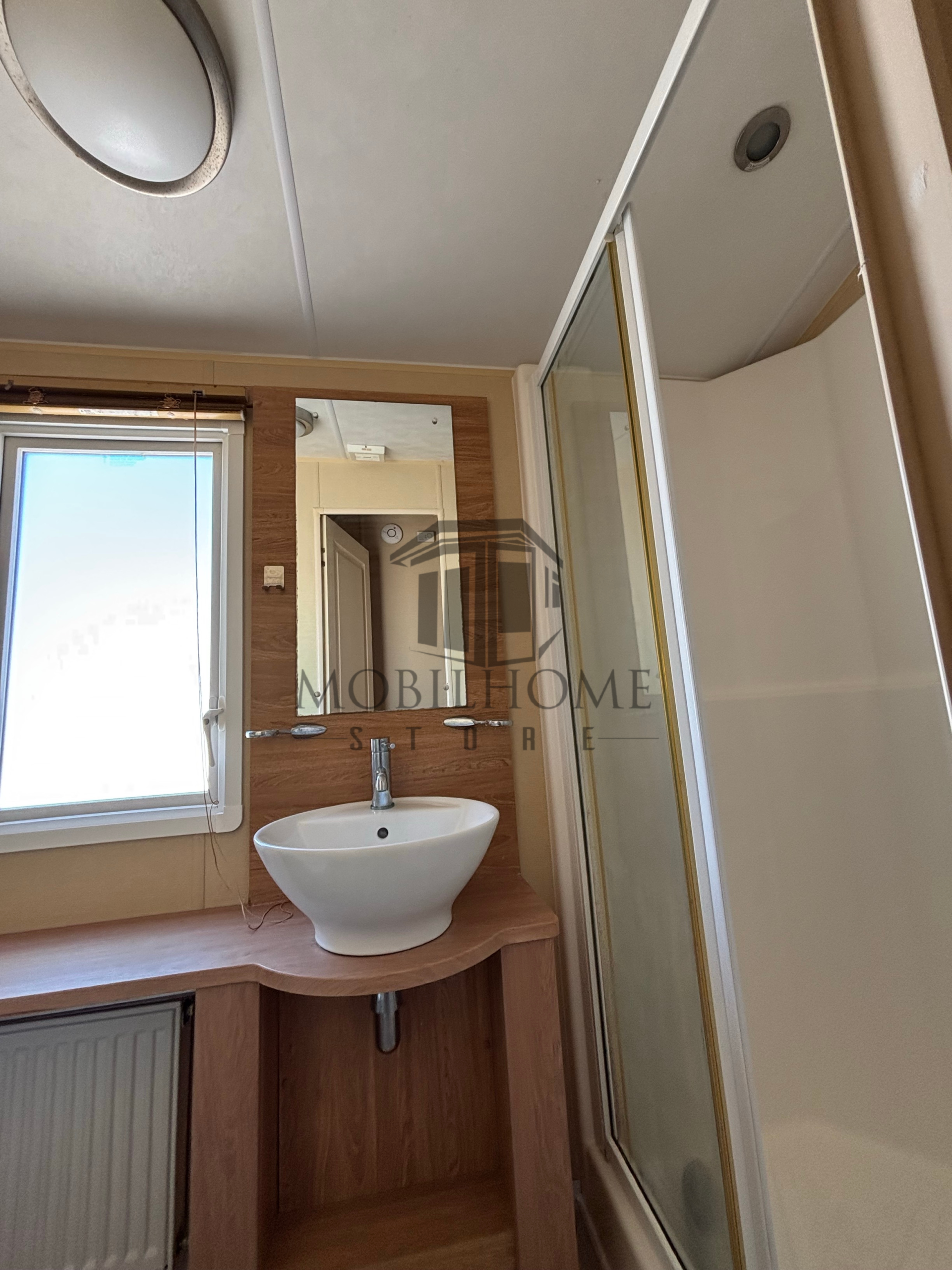 Salle d'eau du mobil-home BK SHERATON