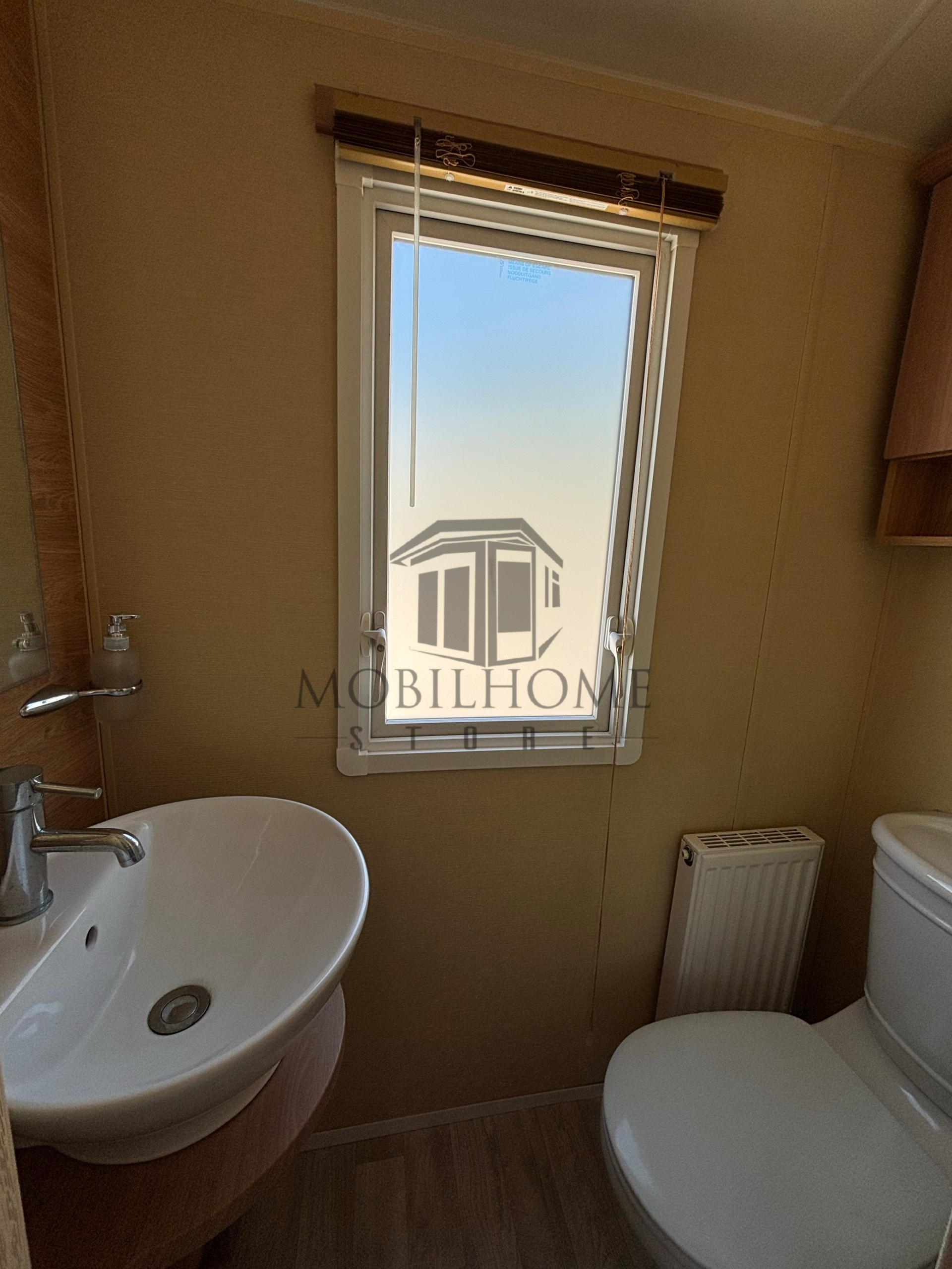 Toilette du mobil-home BK SHERATON