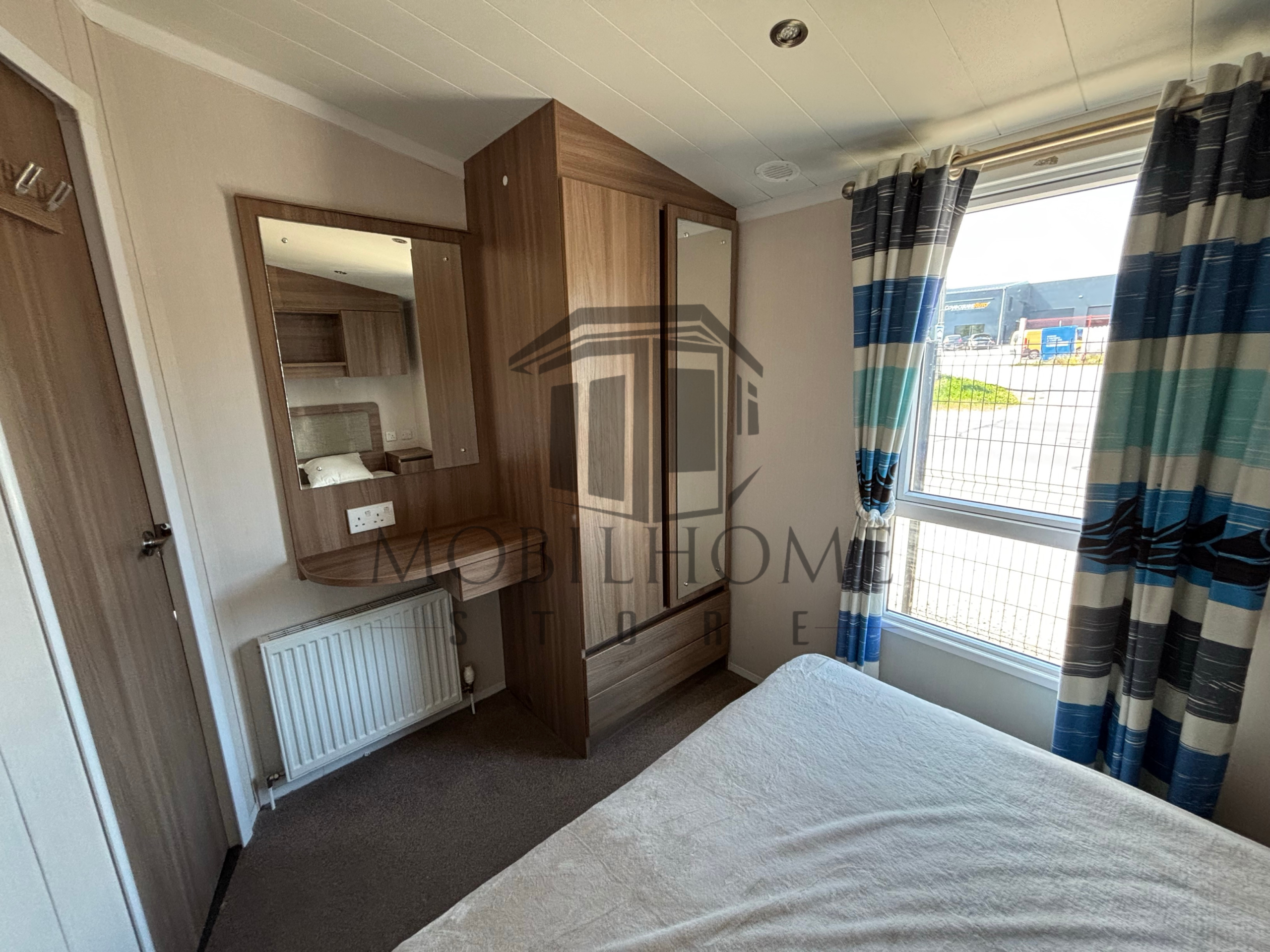 Vue de la chambre parentale du mobil-home SWIFT RETREAT