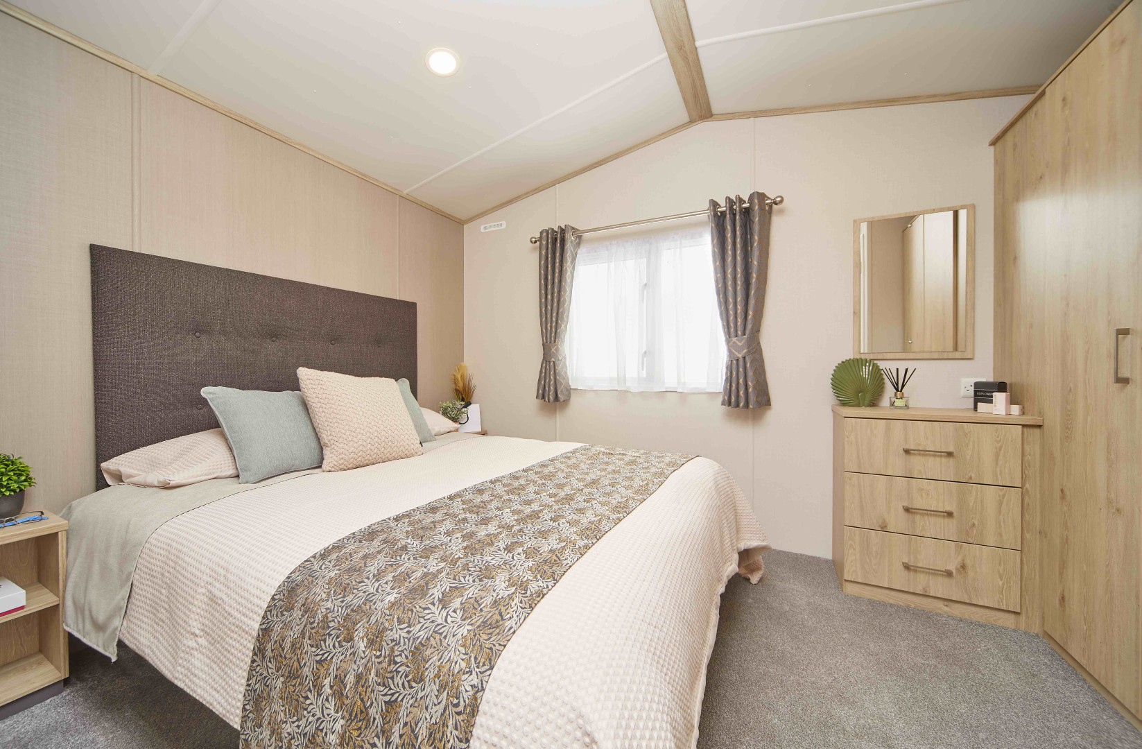 Chambre parentale du mobil-home BAYVIEW