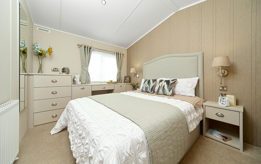 Chambre parentale du mobil-home LAKEHOUSE
