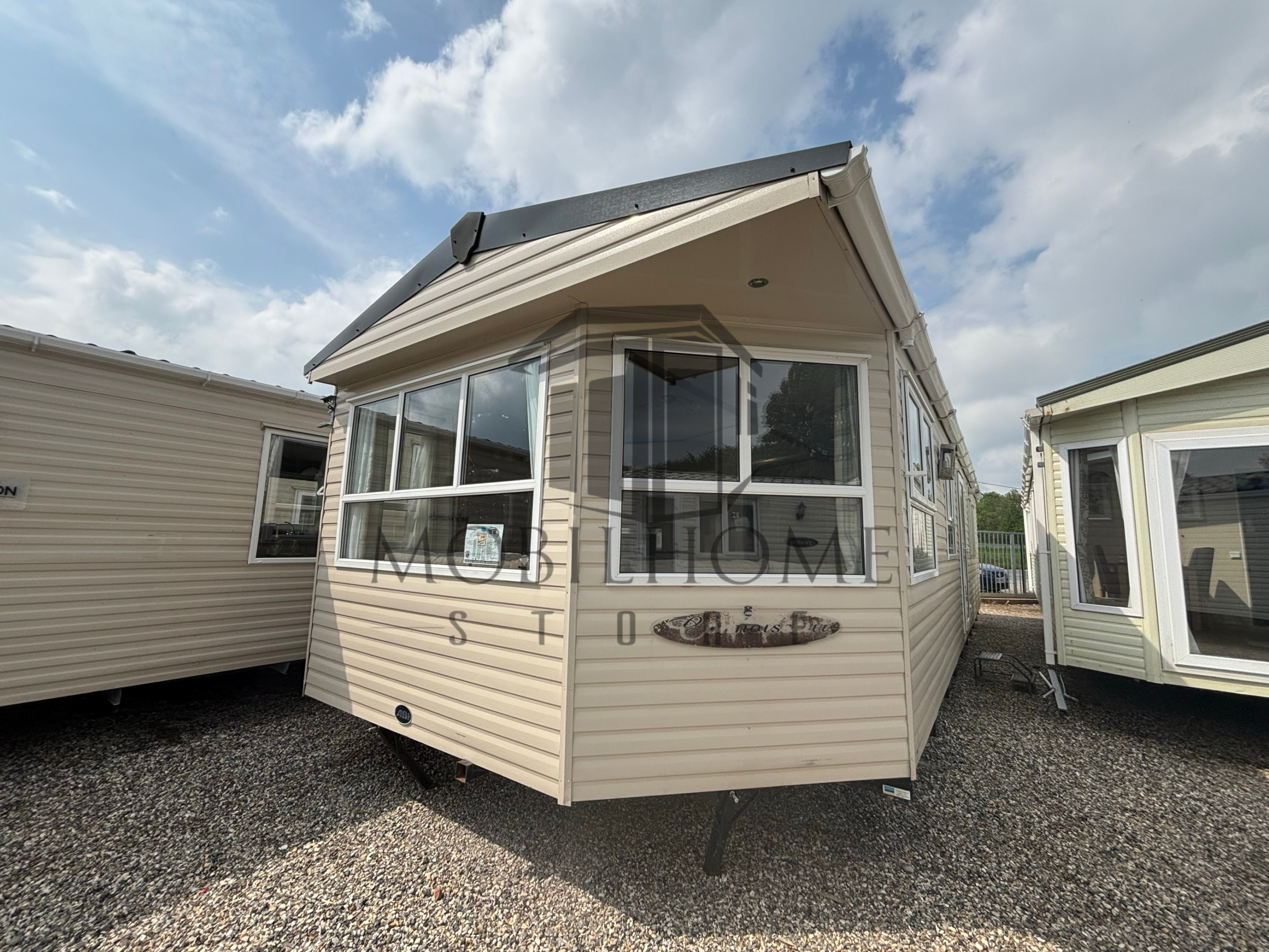 Devanture du mobil-home ABI CONNOISSEUR