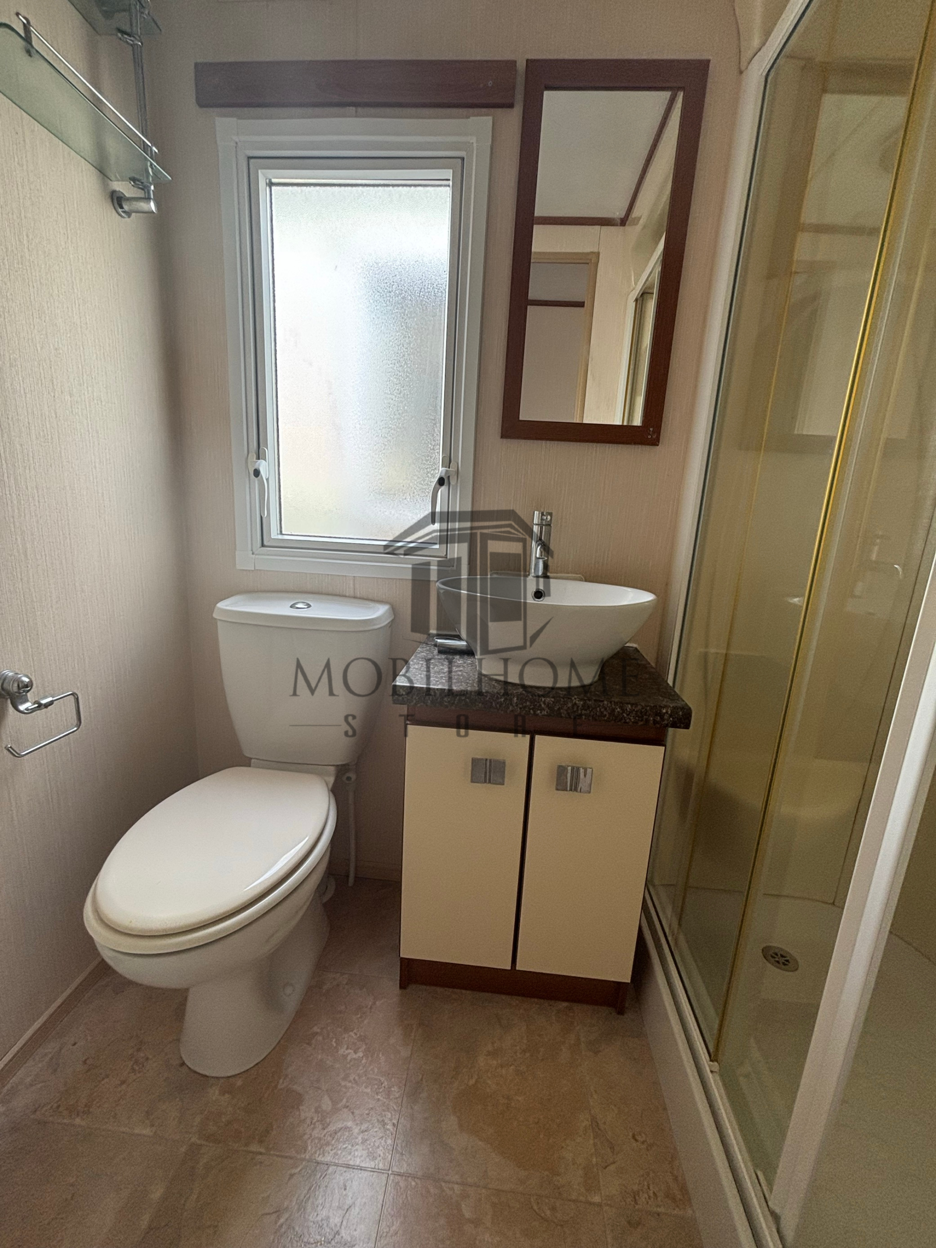 Salle d'eau du mobil-home ABI CONNOISSEUR