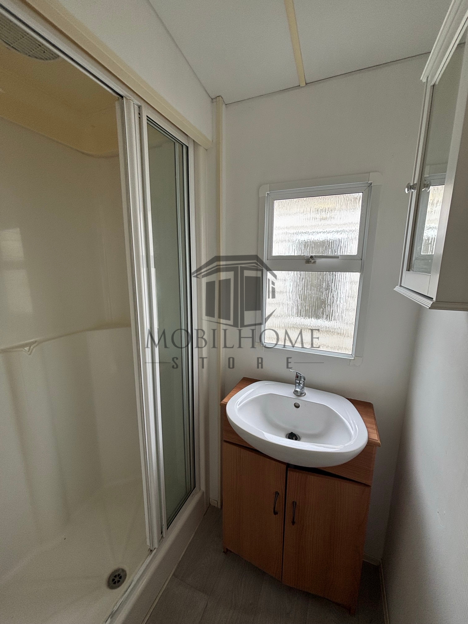 Salle d'eau du mobil-home COSALT BAYSDALE