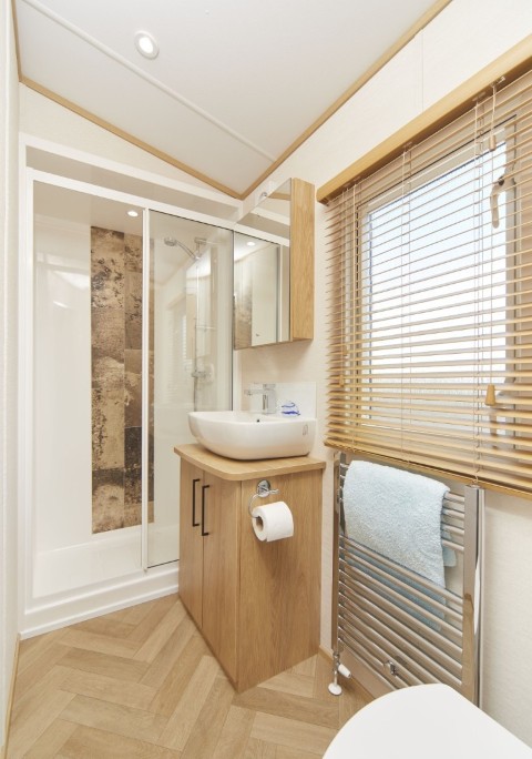 Salle d'eau du mobil-home CHANTRY LODGE