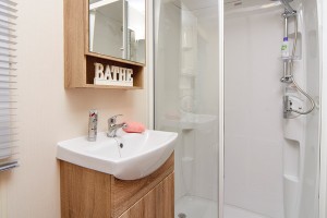 Salle d'eau du mobil-home MAPPLE