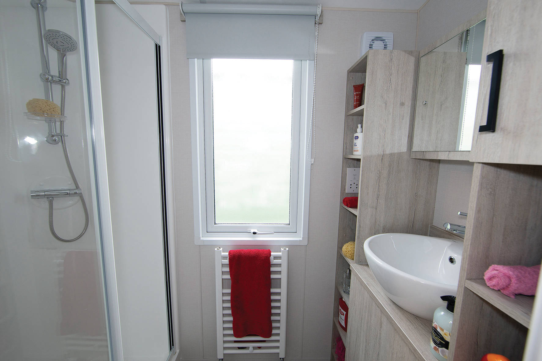 Salle d'eau du mobil-home ASMARA