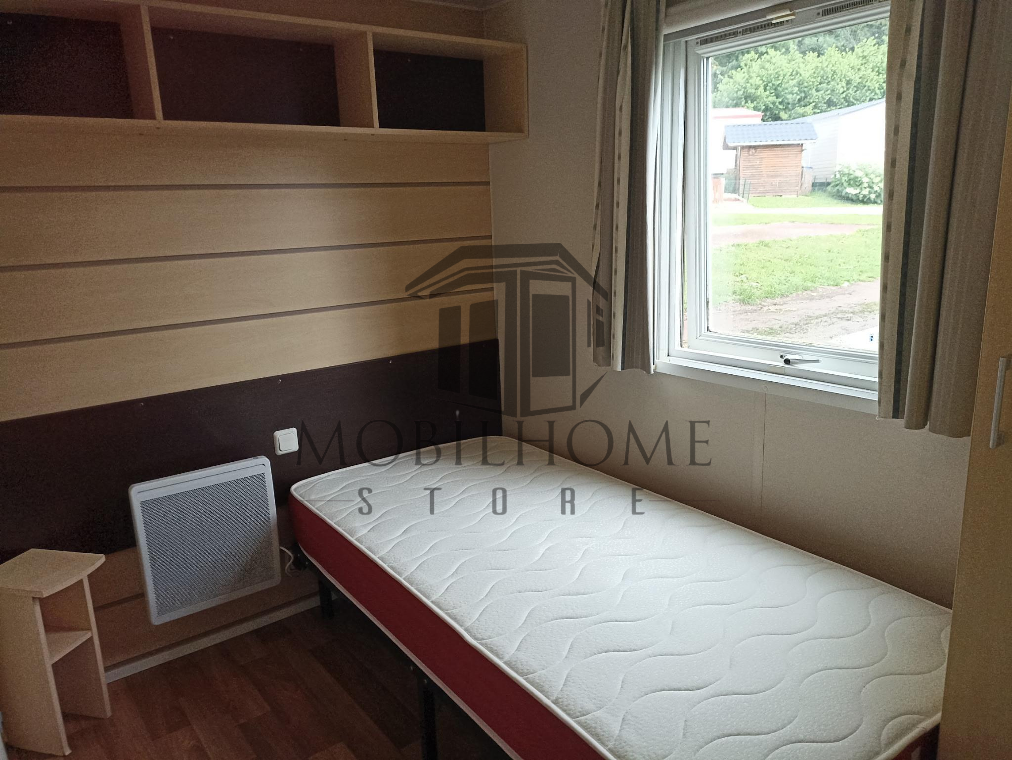 Deuxième chambre du mobil-home IRM APPOLON vendu sur emplacement sur le camping de La Nouvelle Aventure