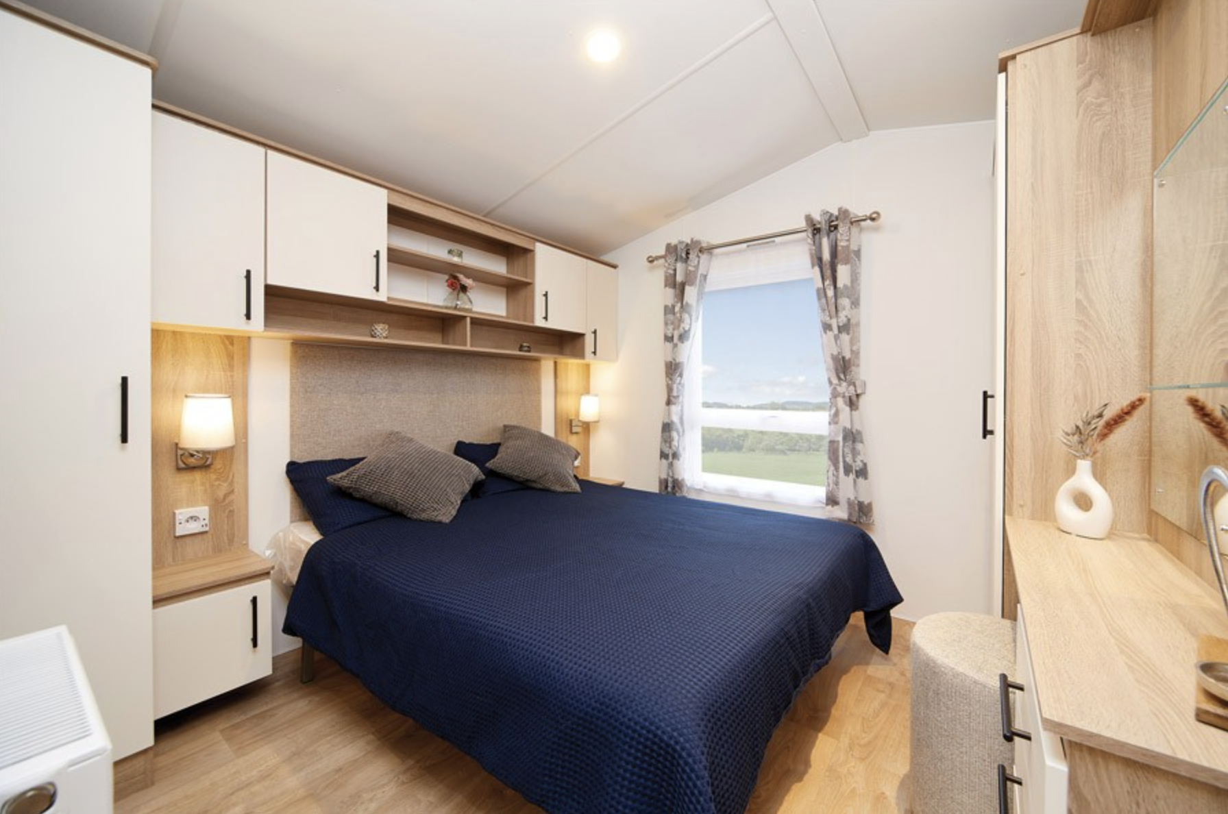 Chambre parentale du mobil-home EUROPA JUNIPER
