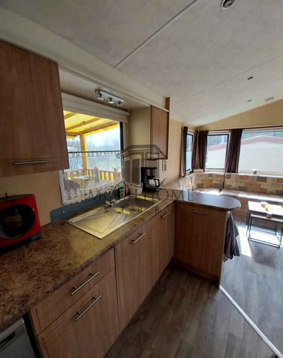 Cuisine du mobil-home WILLEBY RIO vendu sur emplacement sur le camping de La Sensation