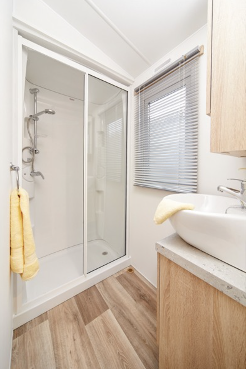 Salle d'eau du mobil-home EUROPA ANDES