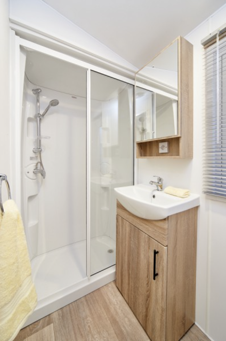 Salle d'eau du mobil-home EUROPA MAPLE