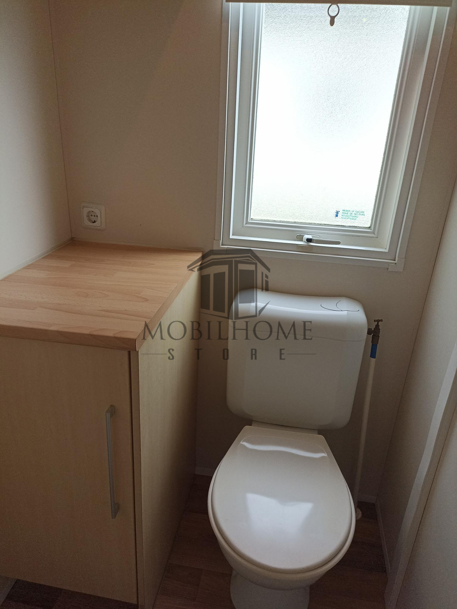 Deuxième toilette du mobil-home IRM APPOLON